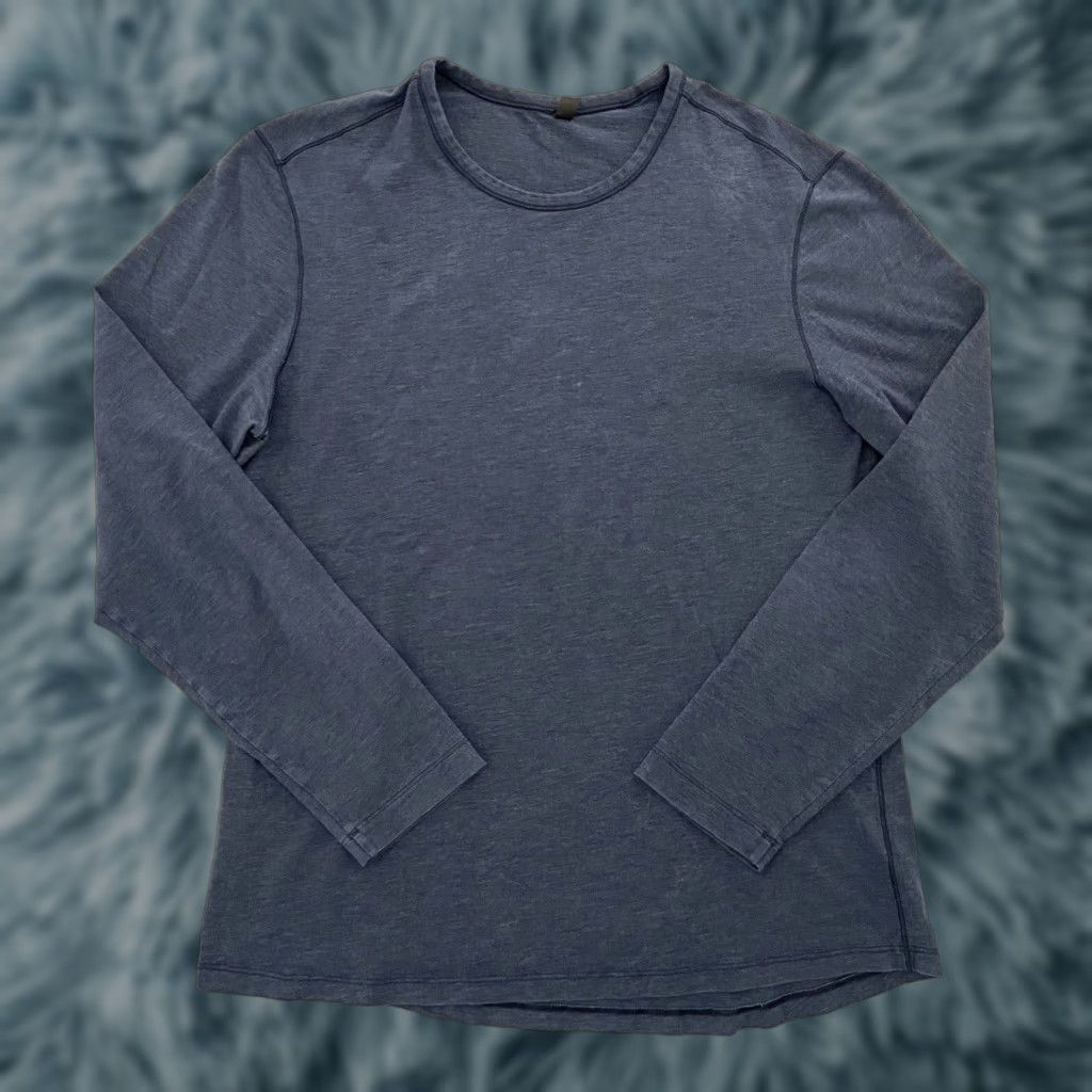 Lululemon VINTAGE Lululemon Mens Long Sleeve Shirt Adult Large Blue Athleisure Gym Casual Logo 90s Size US L / EU 52-54 / 3 - 1 Thumbnail