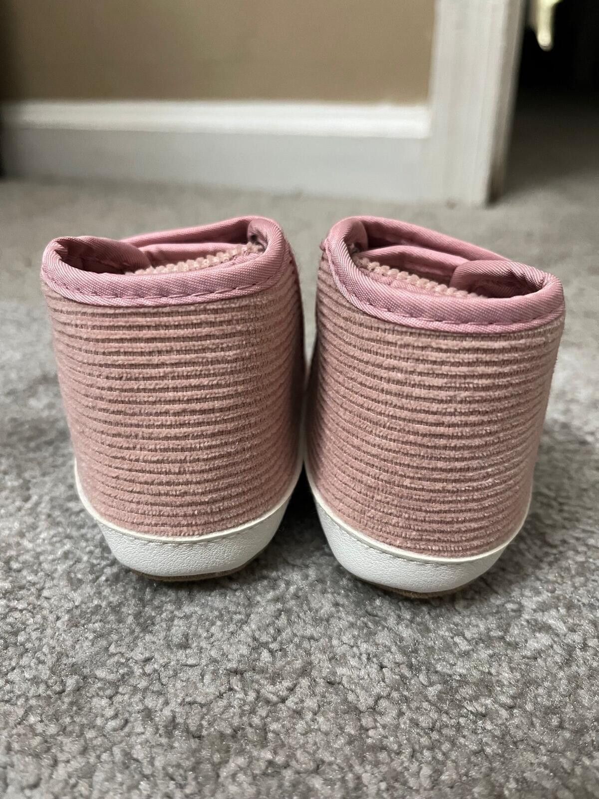 Other Baby Pink Sneakers 0-3M Velcro Soft Sole Shoes Size ONE SIZE - 5 Thumbnail