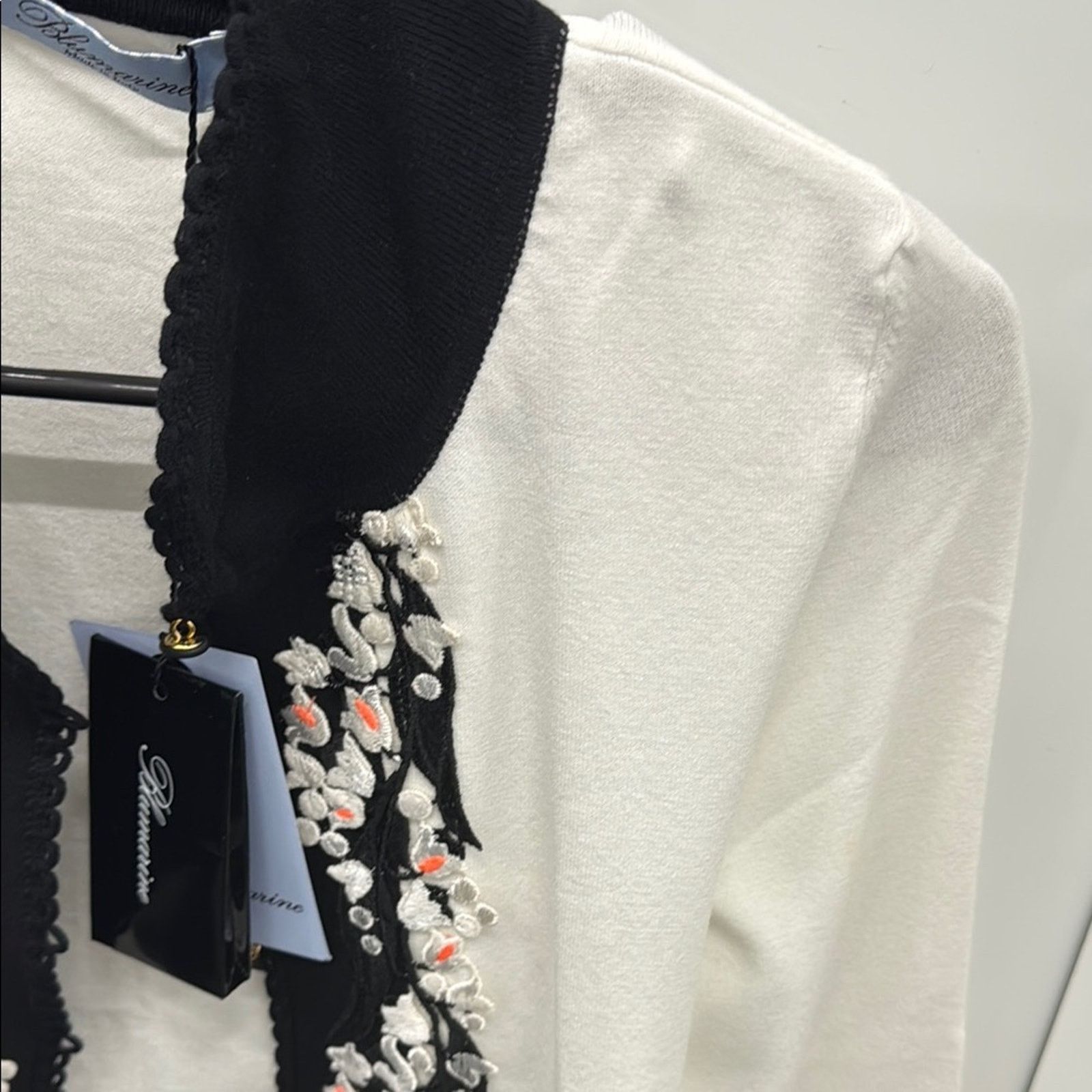 Blumarine NWT Blumarine Embroidered Cardigan Sweater Black Trim Rare M Size M / US 6-8 / IT 42-44 - 4 Thumbnail