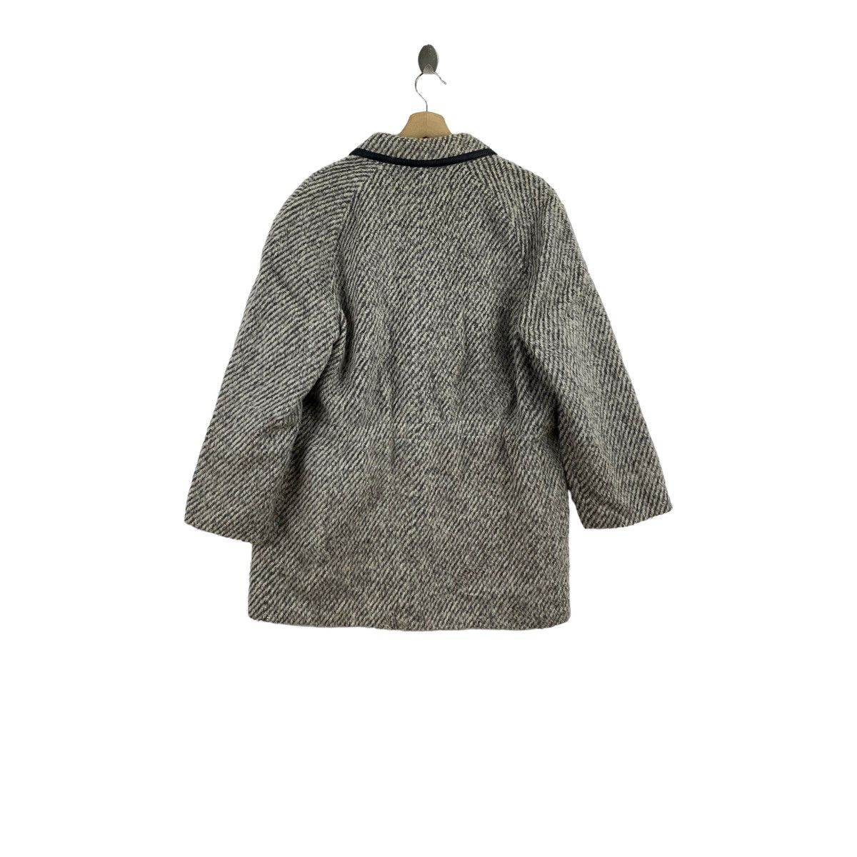 Roberta di Camerino ROBERTA DI CAMERINO Italian Brand Overprint Coat Size US M / EU 48-50 / 2 - 3 Thumbnail