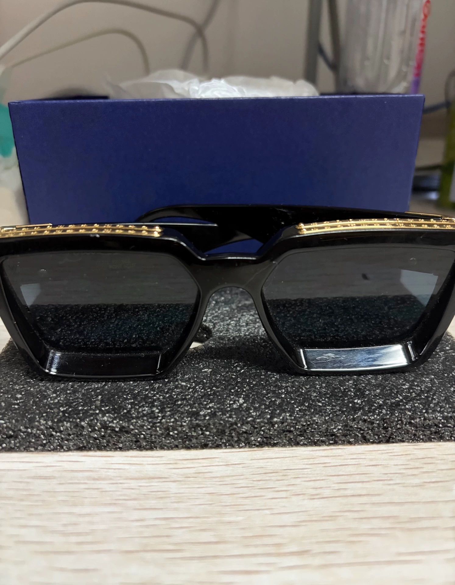 Louis Vuitton Louis Vuitton Black and Gold Square Sunglasses Size ONE SIZE - 1 Thumbnail