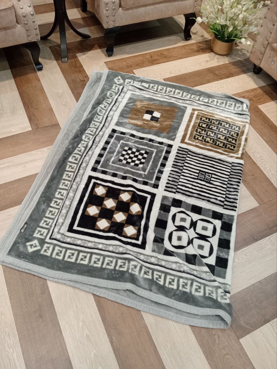 Fendi FENDI ACRYLIC VELVET BLANKET - SIZE 140CM x 210CM Size ONE SIZE - 10 Thumbnail