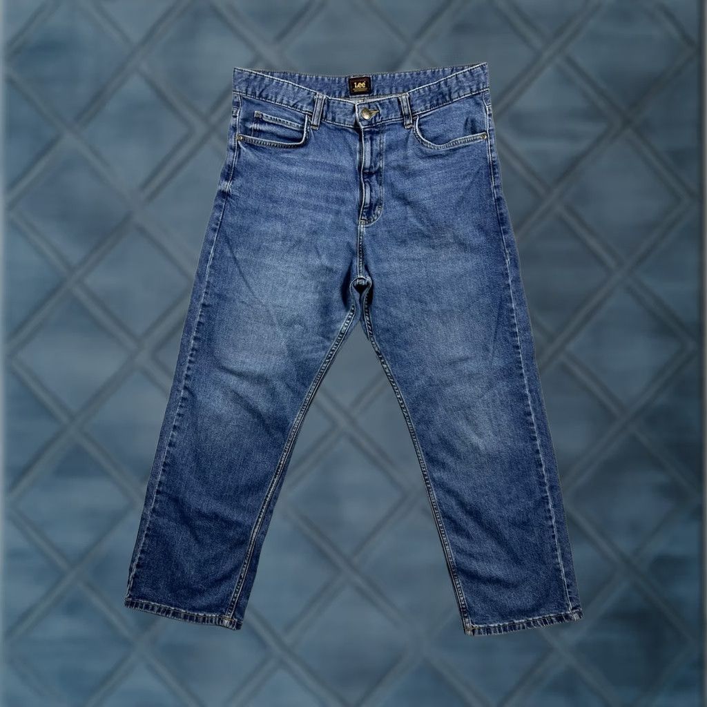 Lee VINTAGE Lee Jeans Women's High-Rise Reg Fit Straight Leg Med Wash Size 14 Medium Size 36" / US 14 / IT 50 - 1 Thumbnail