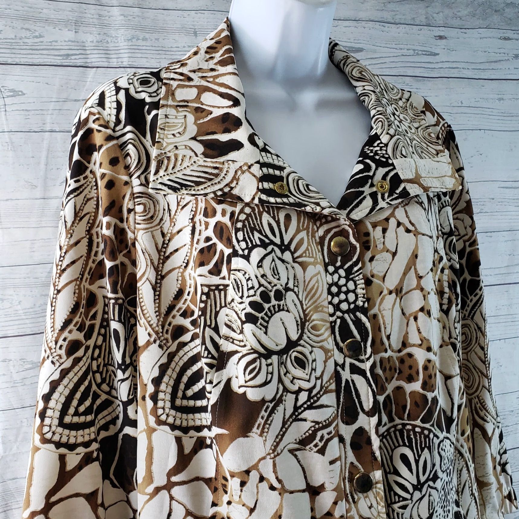 Vintage Chicos Zenergy Womens Jacket L Brown Cream Floral Animal Print Jacket, 3/4 Sleeve, Snap Closure, Polyester, Basic Womens Jacket - Mens/ Womens? Size L / US 10 / IT 46 - 2 Thumbnail
