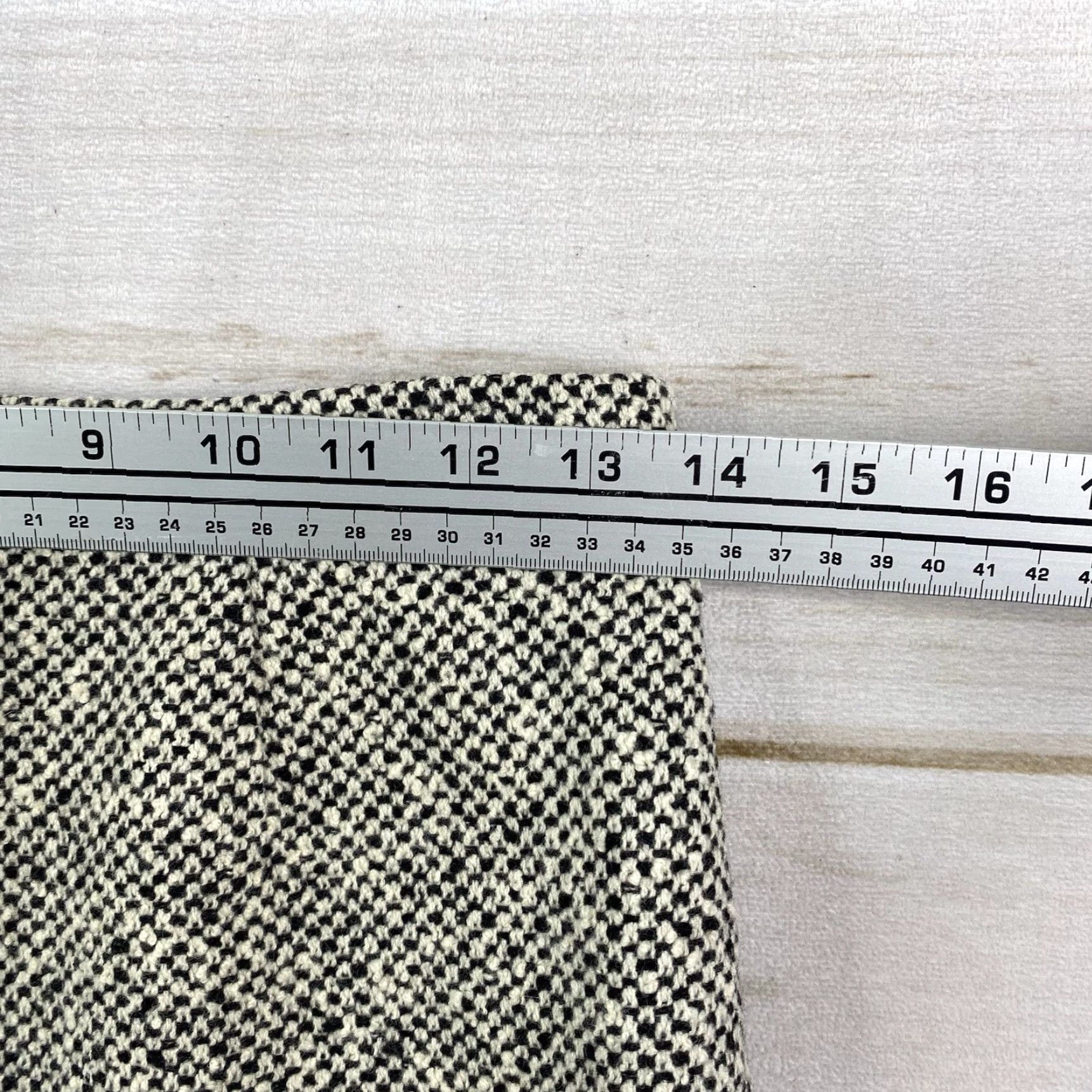 Saks Fifth Avenue Vtg Saks Fifth Avenue Skirt Sz 6 Wool Cashmere Black Cream Tweed Lined Pencil Size 28" / US 6 / IT 42 - 2 Thumbnail