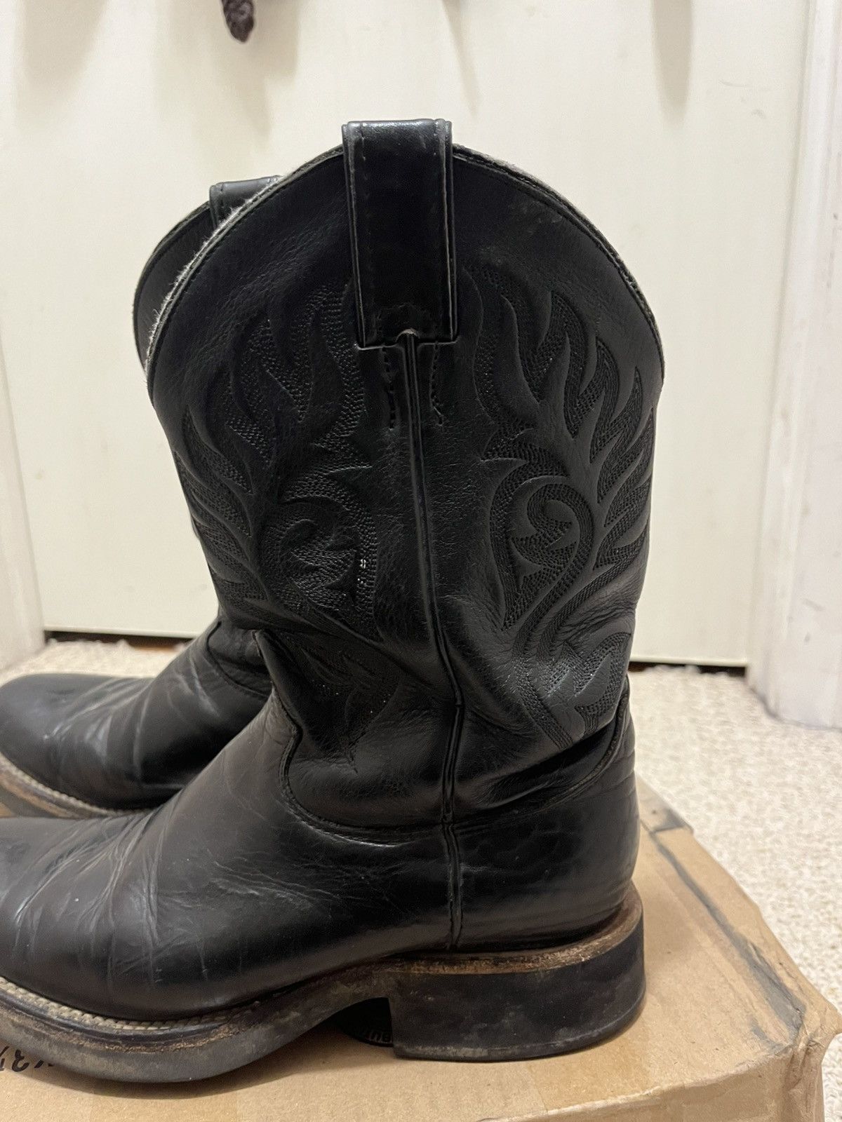 Vintage BLACK PAIR OF COWBOY BOOTS Size US 8 / EU 41 - 2 Thumbnail