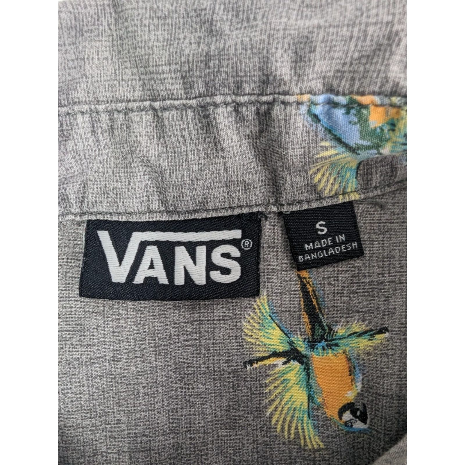 Vans Vans Button-Up Shirt Men's Small Short Sleeve Gray All Over Print Parrot Print Size US S / EU 44-46 / 1 - 6 Thumbnail