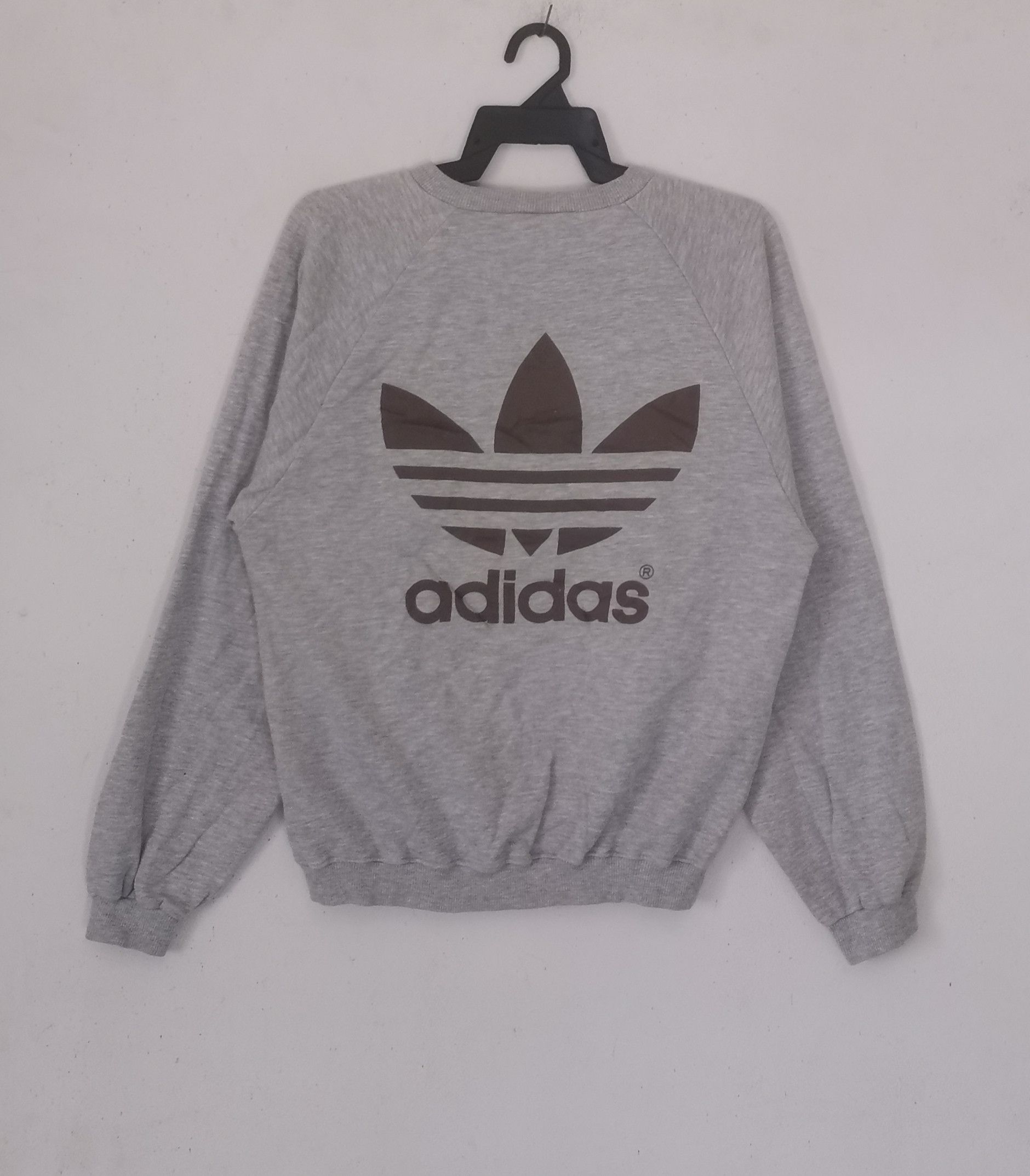 Adidas × Vintage Rare vintage Adidas big logo sweatshirt grey colour Size US M / EU 48-50 / 2 - 3 Thumbnail