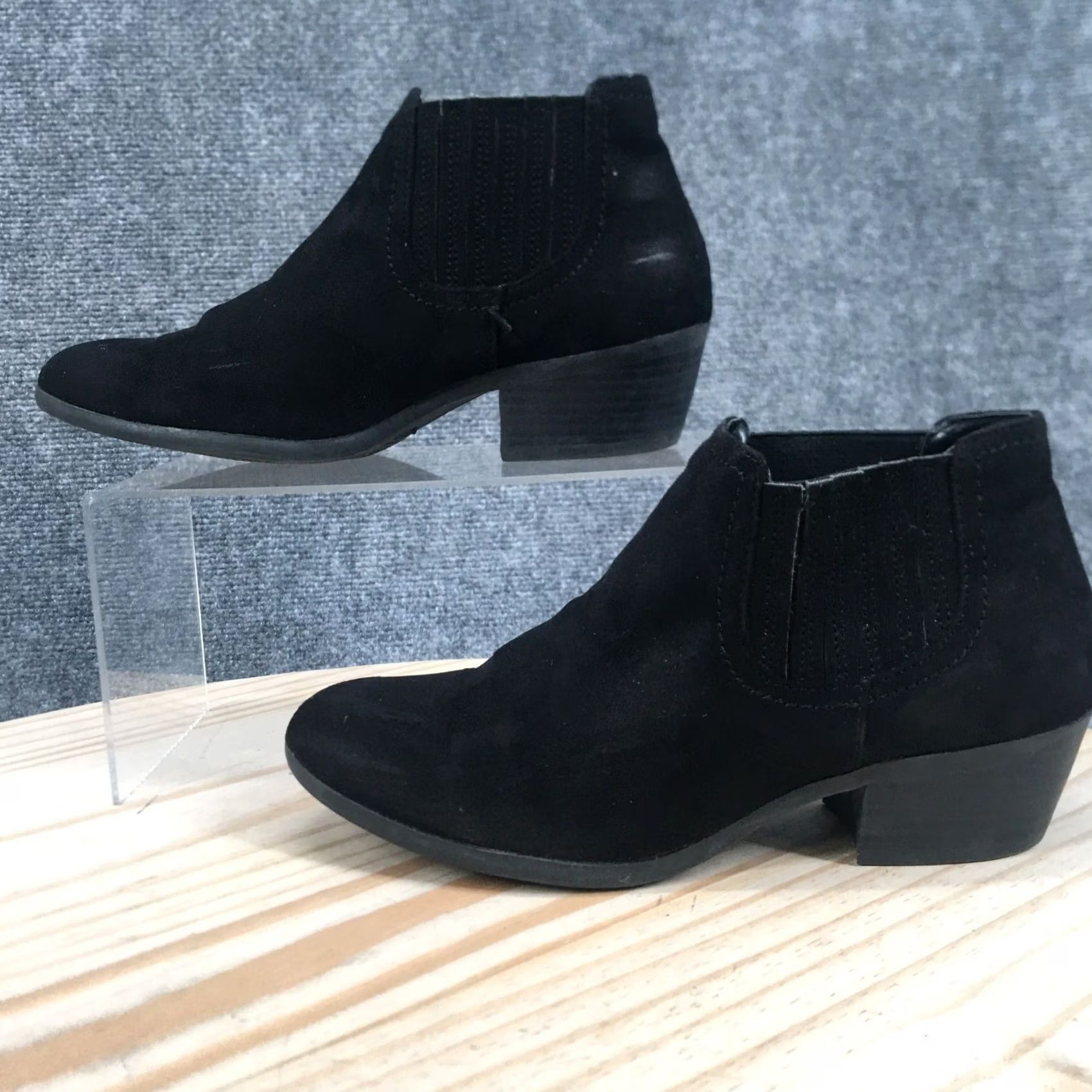 American Eagle Outfitters American Eagle Boots Womens 6.5 W Casual Heels Ankle Bootie Black Faux Suede Bootie Womens 6.5 W Black Faux Suede Size US 7 / IT 37 - 2 Thumbnail
