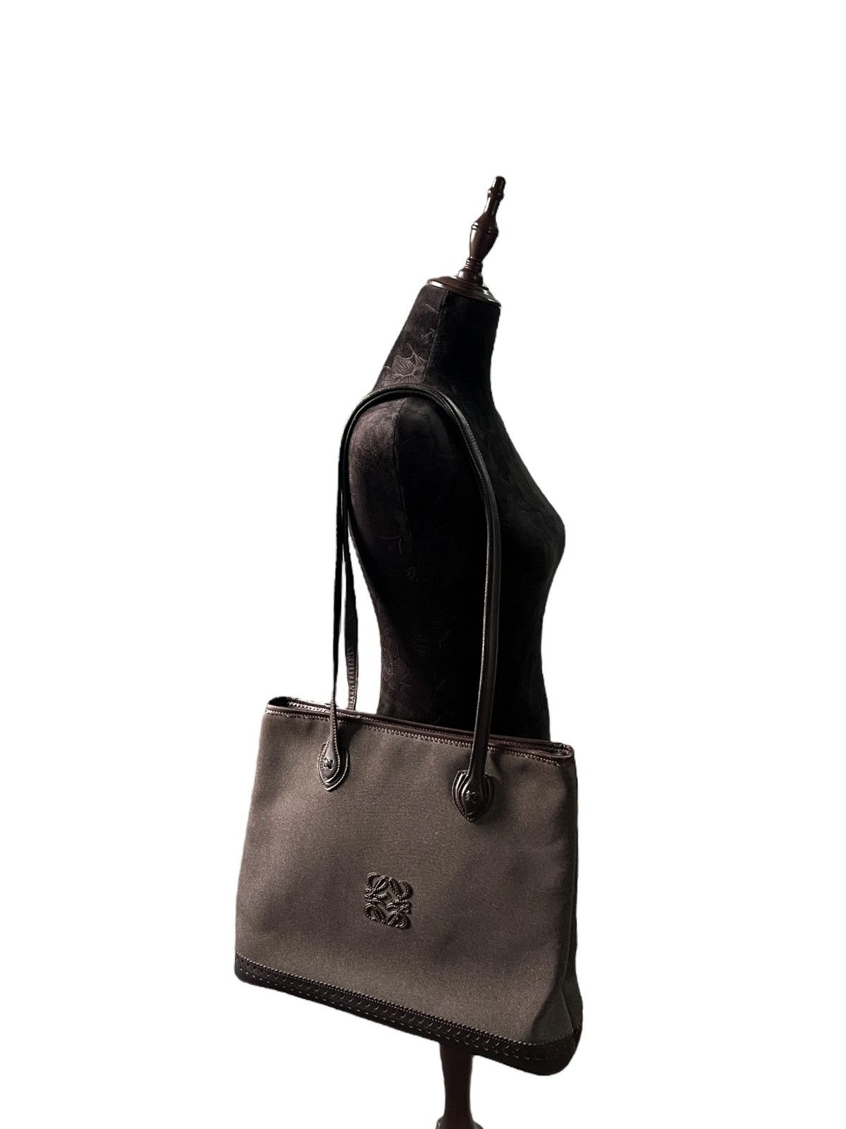 Loewe Vintage Loewe Padded Brown Long Handle Tote Bag Size ONE SIZE - 1 Thumbnail
