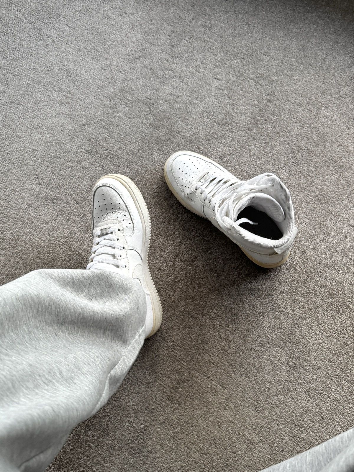 Nike Nike Air Force 1 High Triple White 2014 Size US 8 / EU 41 - 2 Thumbnail