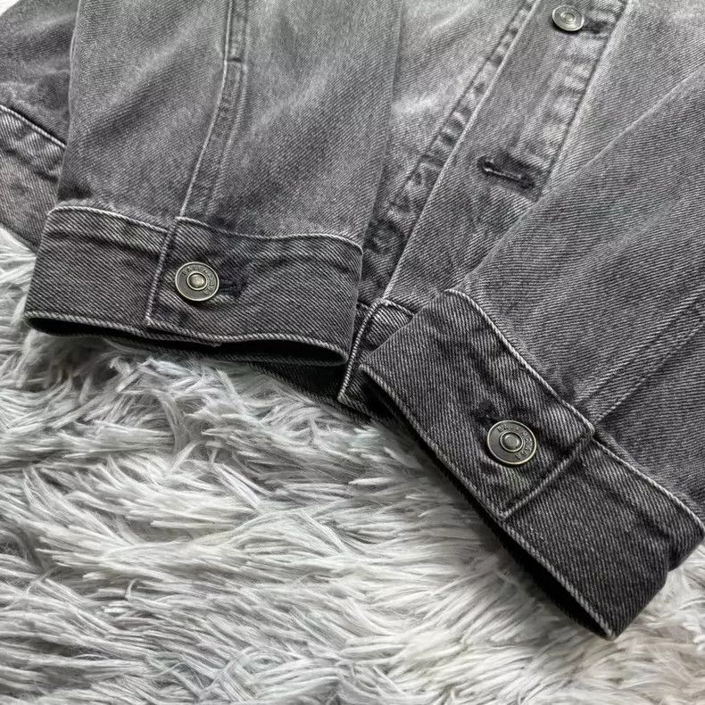 Balenciaga Balenciaga Earth embroidered denim jacket Size US S / EU 44-46 / 1 - 4 Thumbnail