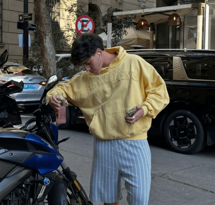 Japanese Brand Y2k Yellow Embroidery Loose Hoodies Size US S / EU 44-46 / 1 - 2 Thumbnail