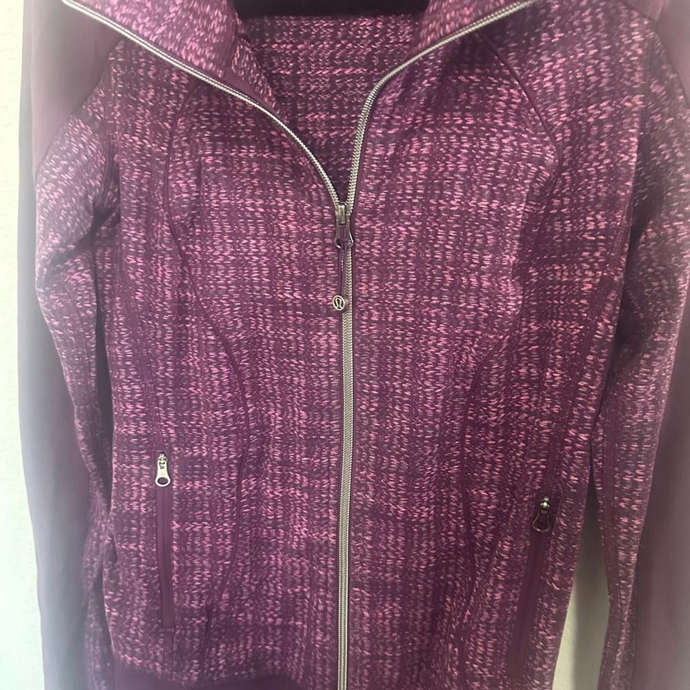 Lululemon Lululemon Nice Asana Purple Jacket August Glo / Plum Size 6 Size M / US 6-8 / IT 42-44 - 4 Thumbnail