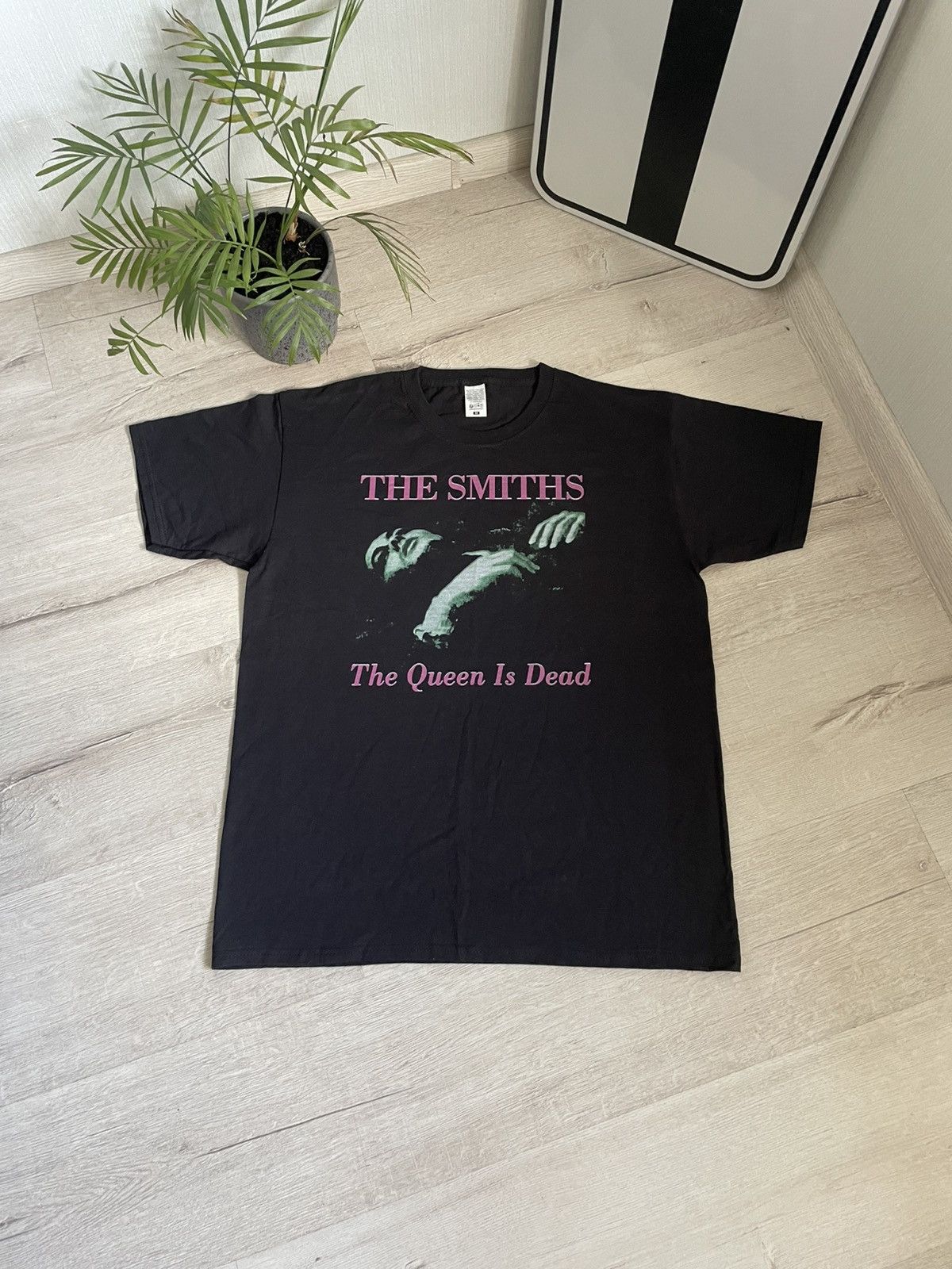 Band Tees Vntg Official 2004 The Smiths The Queen Is Dead(Stone Roses) Size US M / EU 48-50 / 2 - 3 Thumbnail