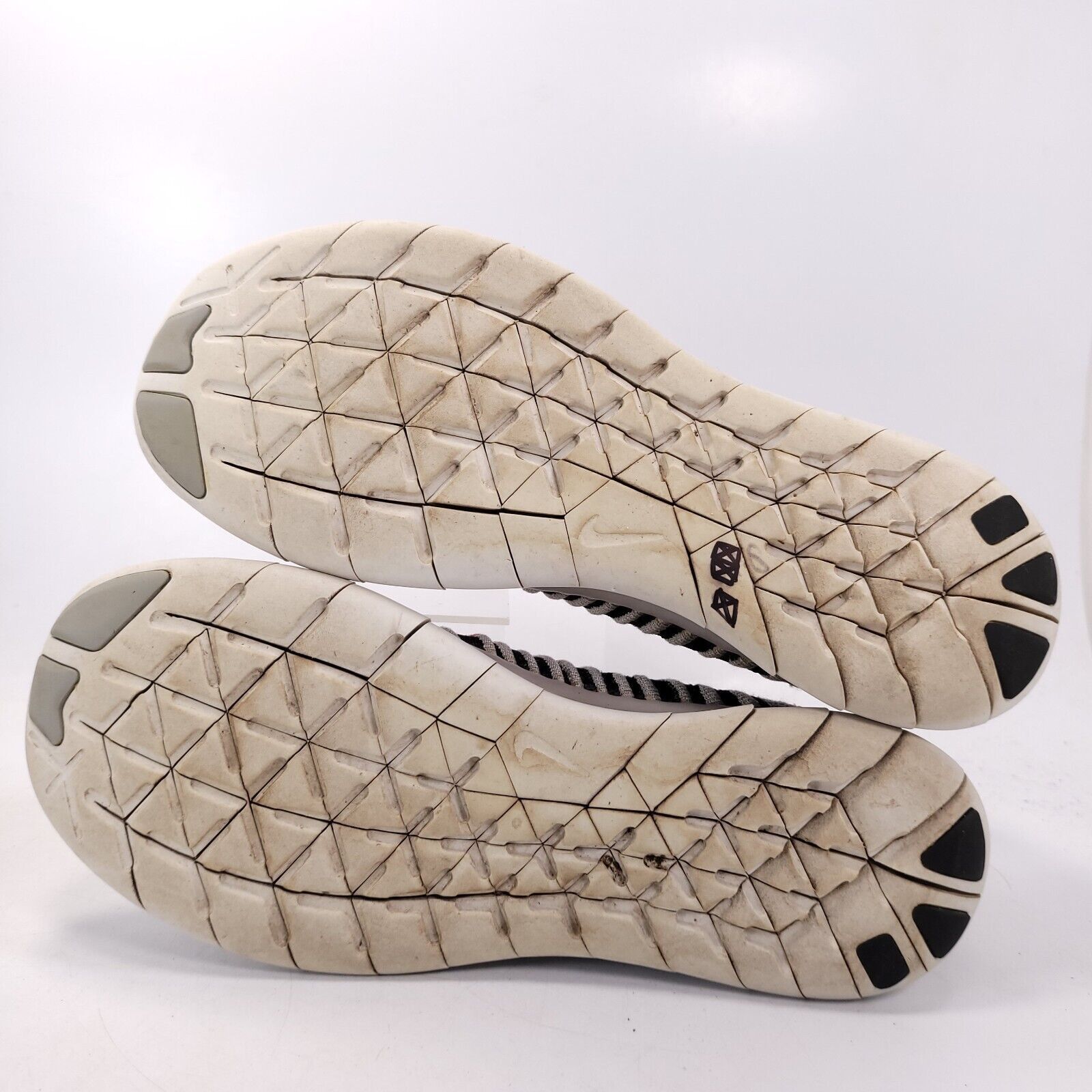 Nike Nike Free RN Flyknit Shoe Womens Size 7 831070-005 White Size US 7 / IT 37 - 7 Thumbnail