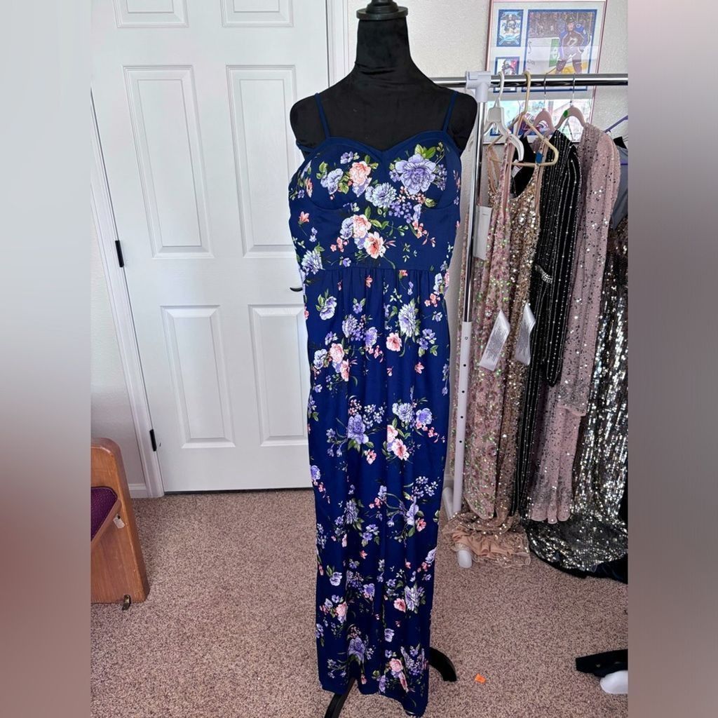 Other Floral jumpsuit M NWT band of gypsies Size 28" / US 6 / IT 42 - 1 Thumbnail