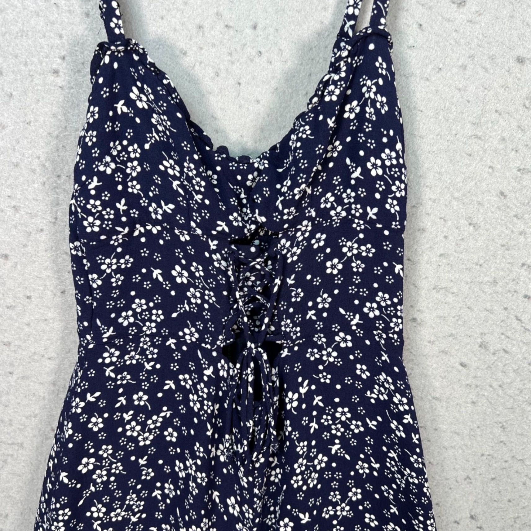 Reformation **Womens Navy Blue Floral Print Sleeveless Jumpsuit Size 0** User: **Reformation Womens Navy Blue Floral Print Sleeveless Jumpsuit Size 0** Size 25" / US 0 / IT 36 - 6 Thumbnail