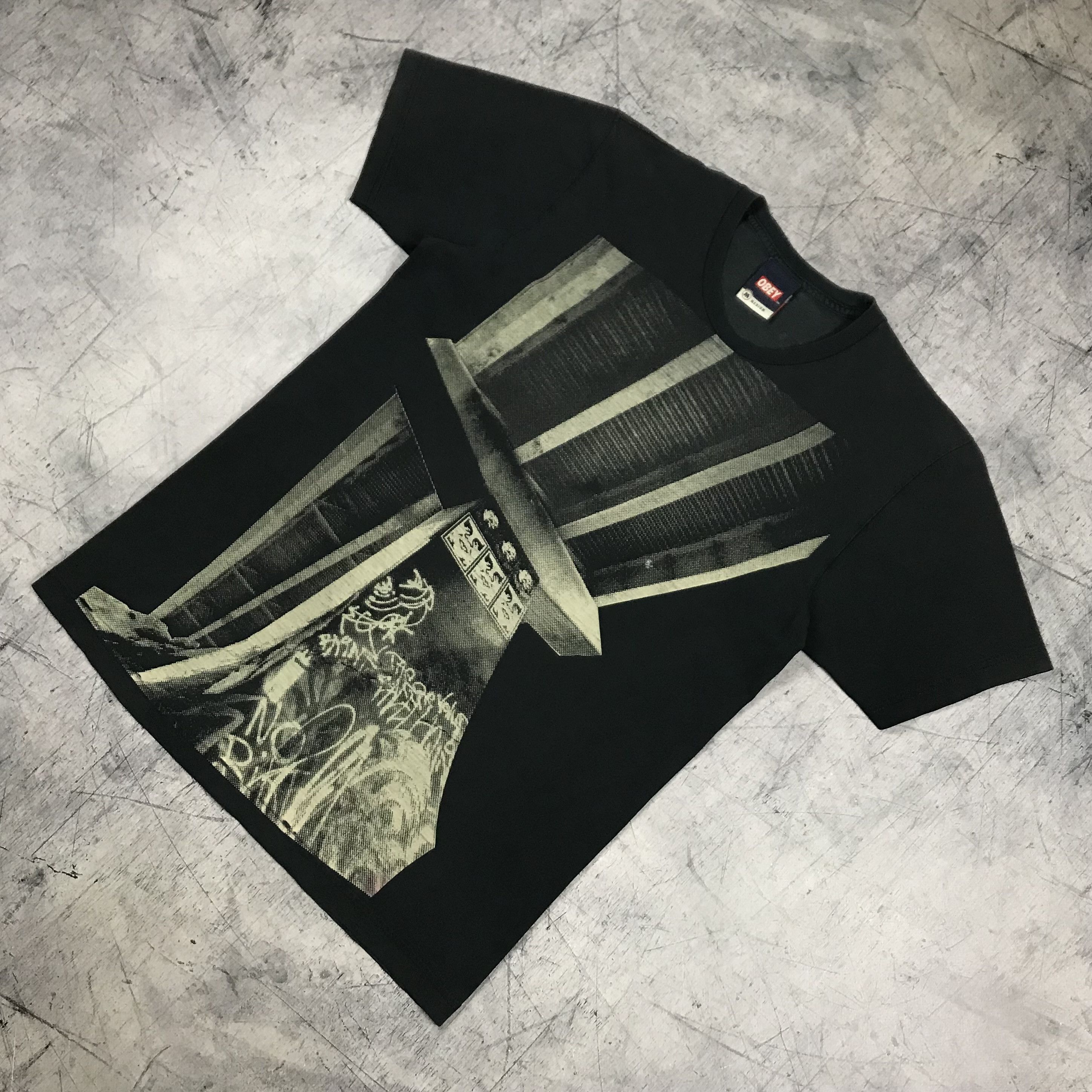 Obey Obey USA Graffiti Bridge Graphic Tee Size US M / EU 48-50 / 2 - 2 Thumbnail