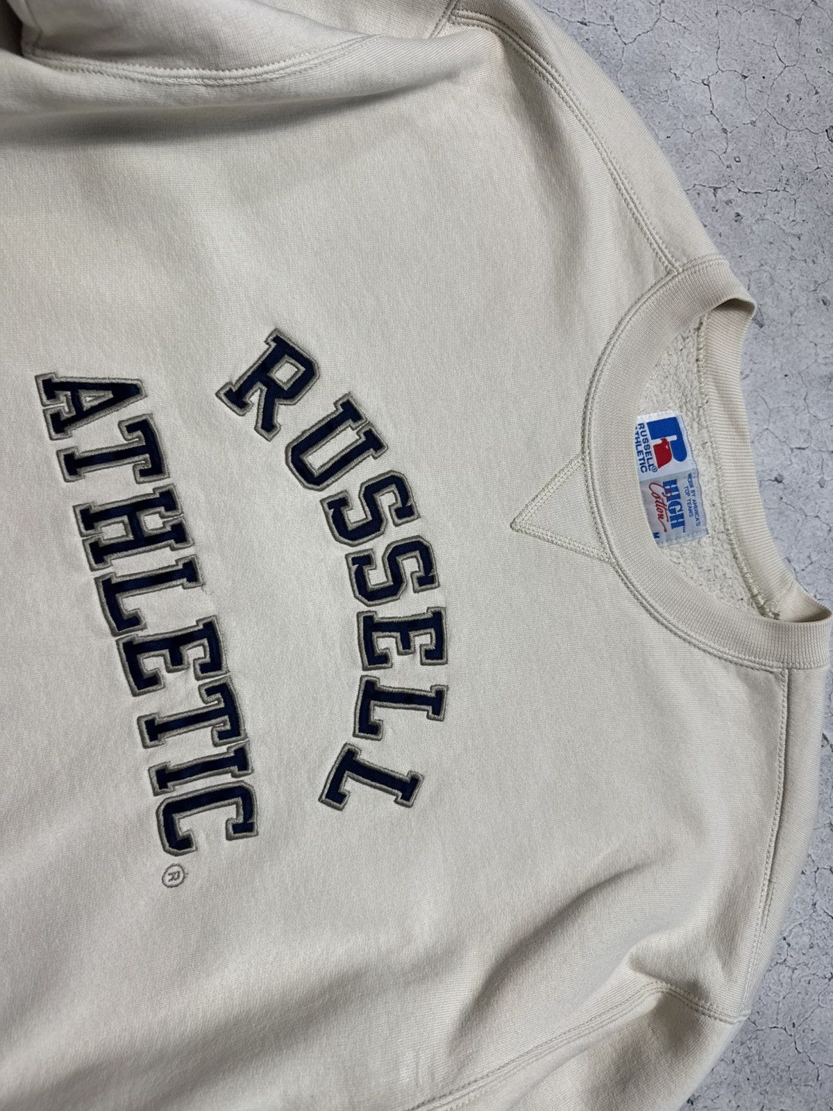 Russell Athletic Russel Athletic Beige Sweatshirt Vintage Big Logo Y2K Size US M / EU 48-50 / 2 - 6 Thumbnail