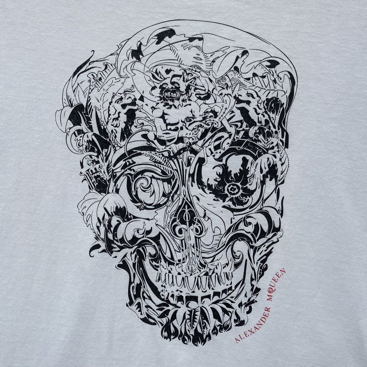 Alexander McQueen Alexander McQueen Skull Shirt British Fashion Designer Size US S / EU 44-46 / 1 - 9 Thumbnail