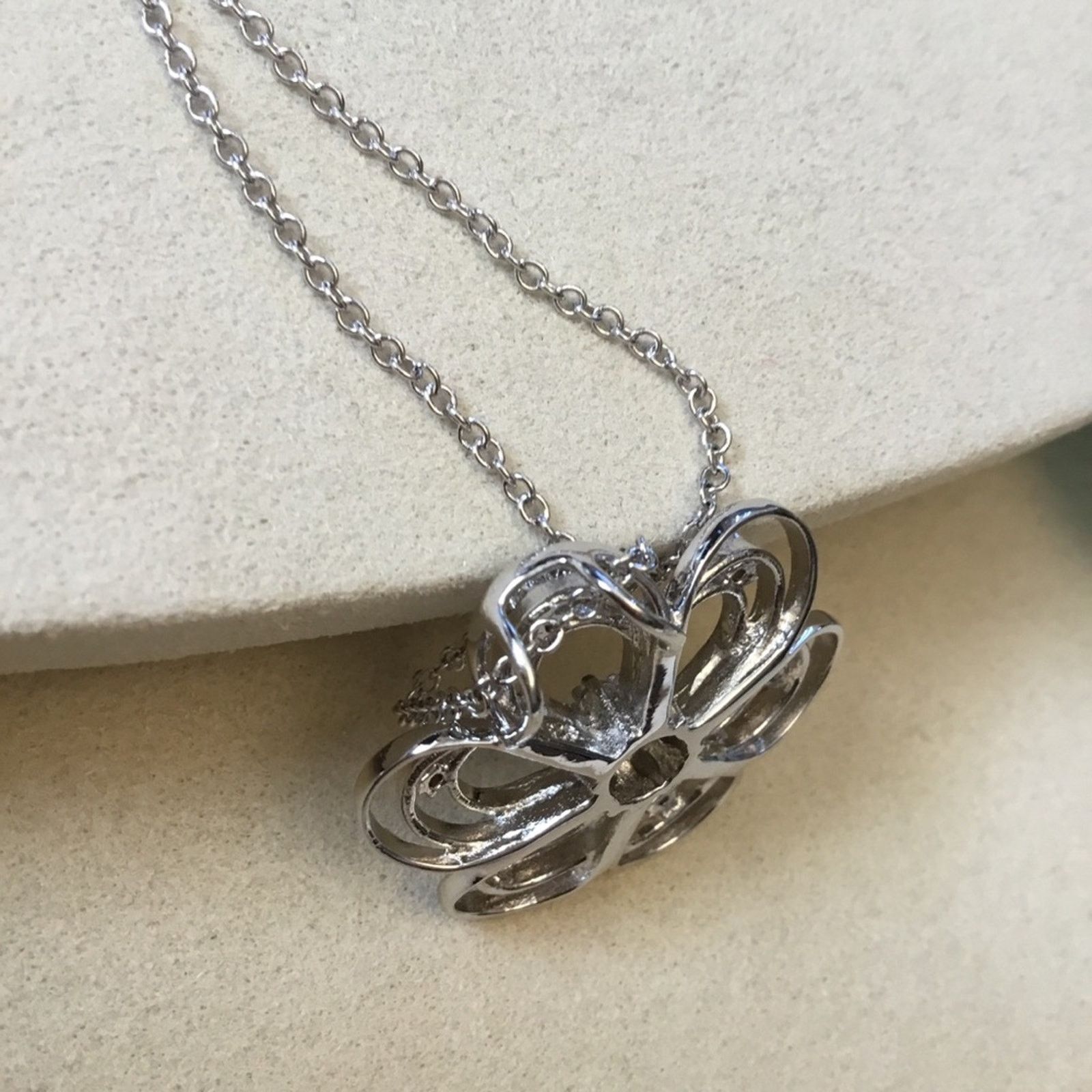 Other Sterling Silver Six-Petal Crystal Flower Necklace Size ONE SIZE - 5 Thumbnail