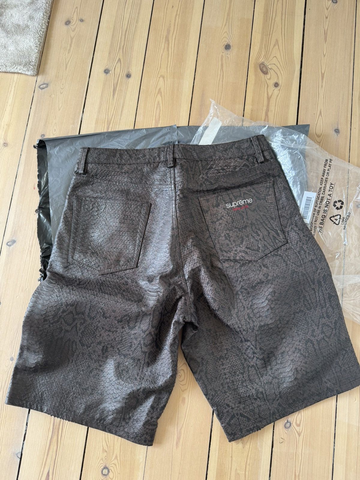 Supreme Baggy Leather Short Snakeskin 32 Supreme baggy leather shorts 