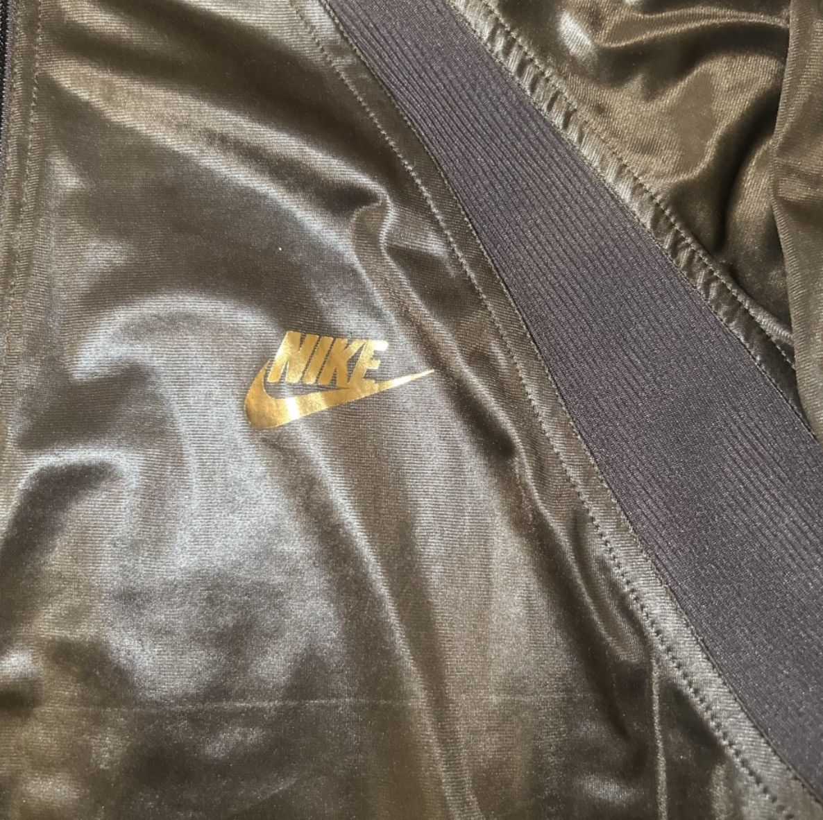 Nike 🔥Free Shipping Satin w/Gold Nike Jacket🔥 Size US L / EU 52-54 / 3 - 3 Thumbnail