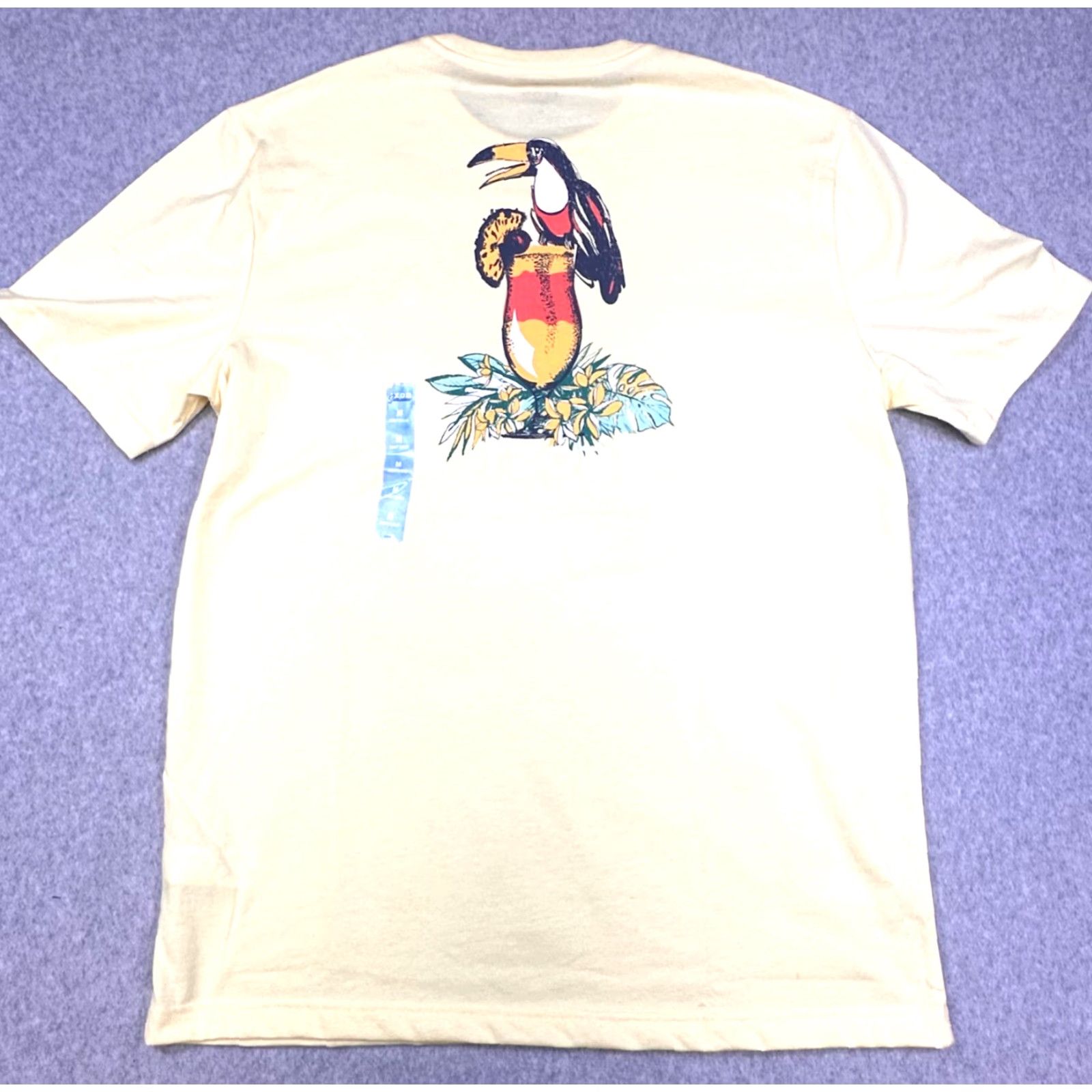 Izod IZOD Saltwater Mens Medium T-Shirt Crew Neck Yellow Toucan Double-Sided NWT Graphic Print 2020-2029 IS From Saltwater Line Size US M / EU 48-50 / 2 - 6 Thumbnail