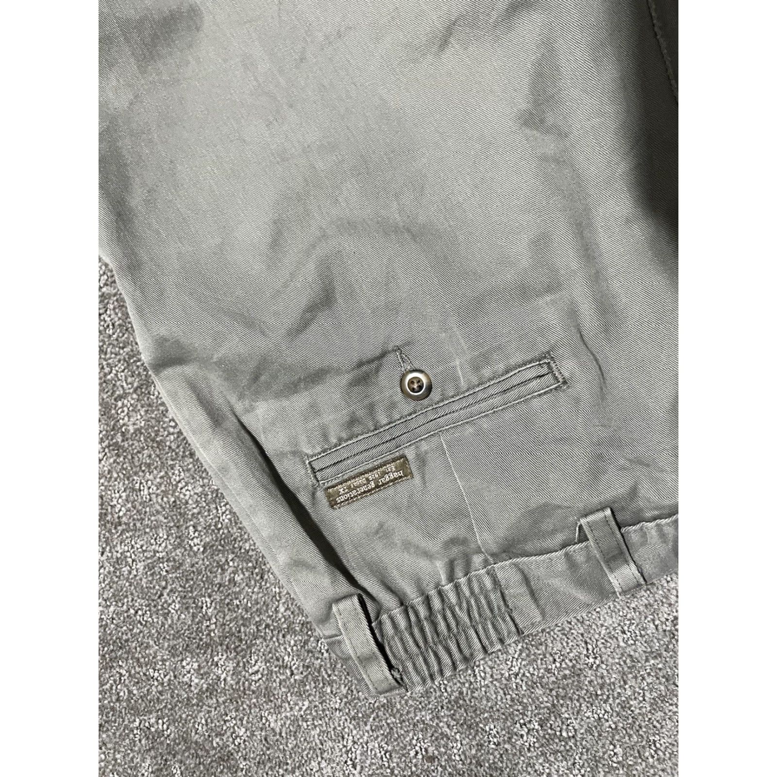 Haggar **Gray Comfort Waist Flat Front Classic Fit Men's Dress Pants 36x32** User: Gray Comfort Waist Flat Front Classic Fit Men's Dress Pants 36x32 Size US 36 / EU 52 - 6 Thumbnail