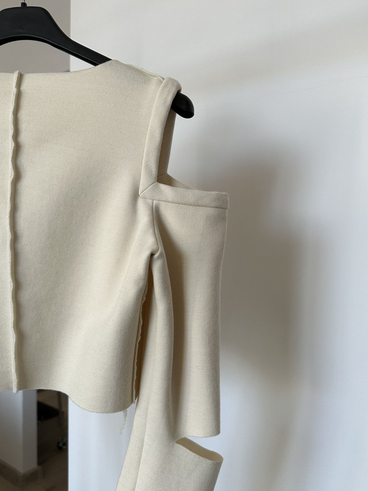 Maison Margiela Maison Margiela x Viktor & Rolf Cut-off wool cropped blazer Size S / US 4 / IT 40 - 10 Thumbnail