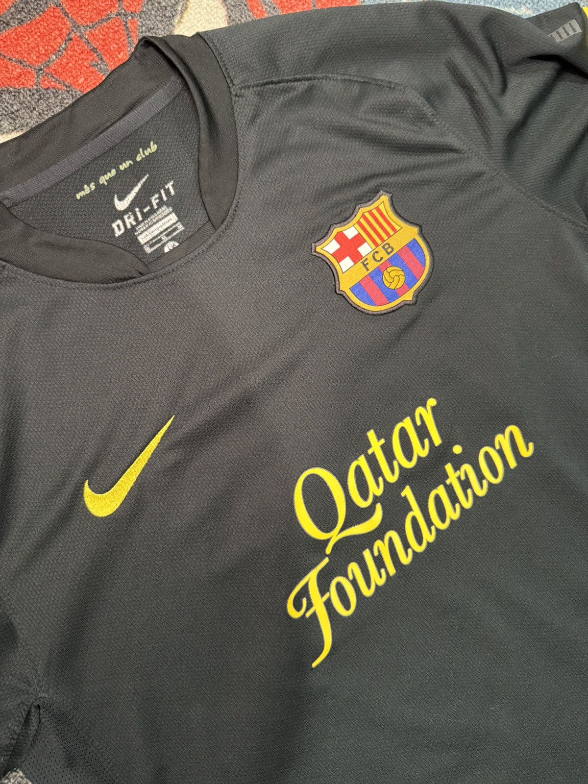 Nike Barcelona 2011/12 fabregas #4 away jersey Size US M / EU 48-50 / 2 - 5 Thumbnail