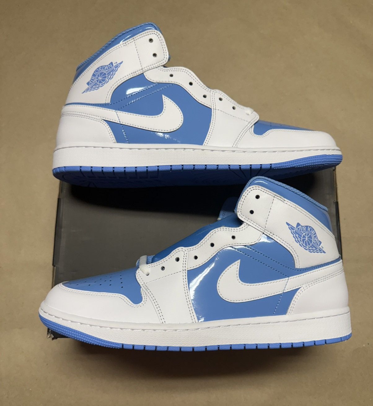 Nike Air Jordan 1 Mid Legend Blue Mens size 13 UNC NEW!