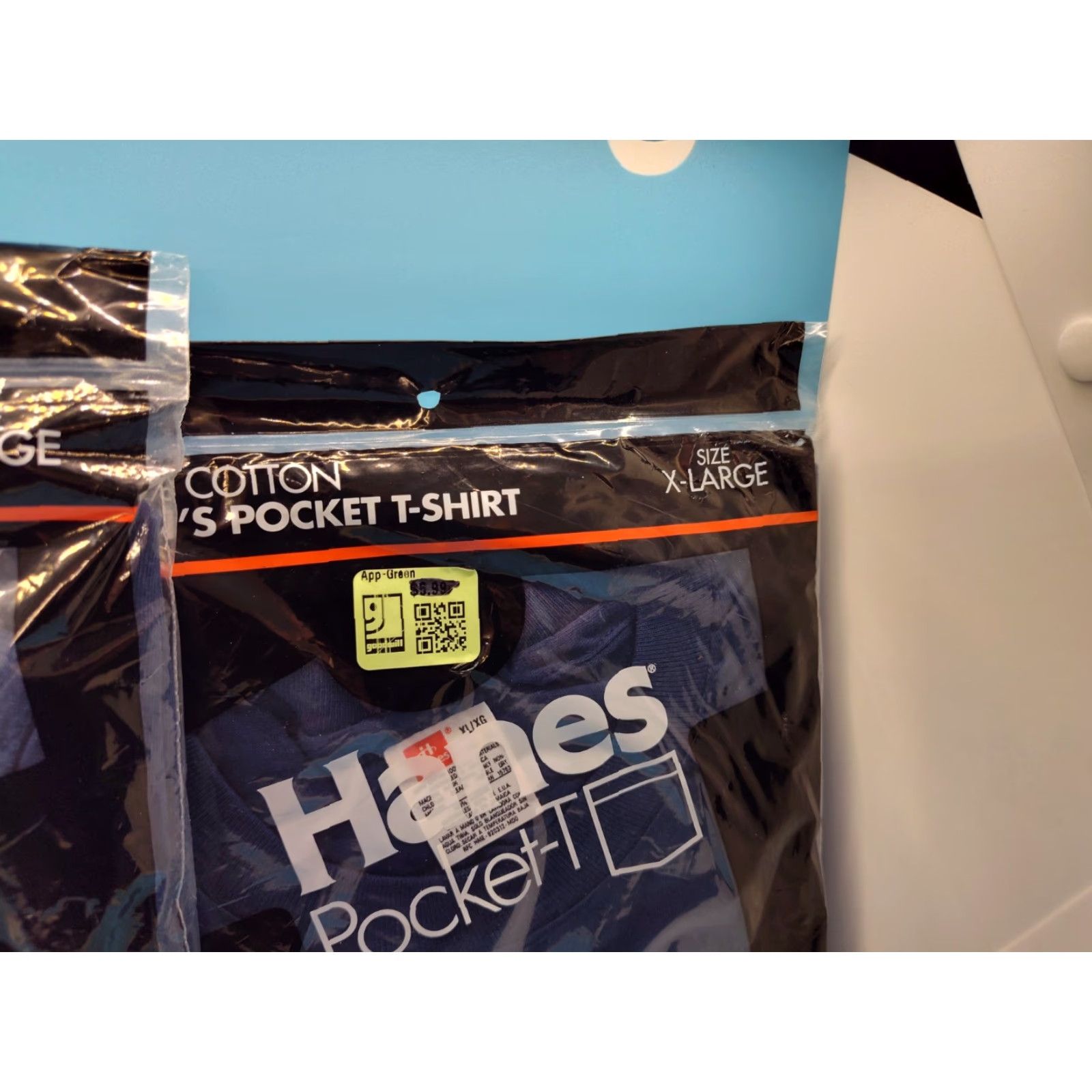 Hanes VINTAGE Hanes T-Shirt Men XL Navy Blue Pocket Short Sleeve 90s Cotton Factory Sealed Lot of 2 Size US XL / EU 56 / 4 - 4 Thumbnail
