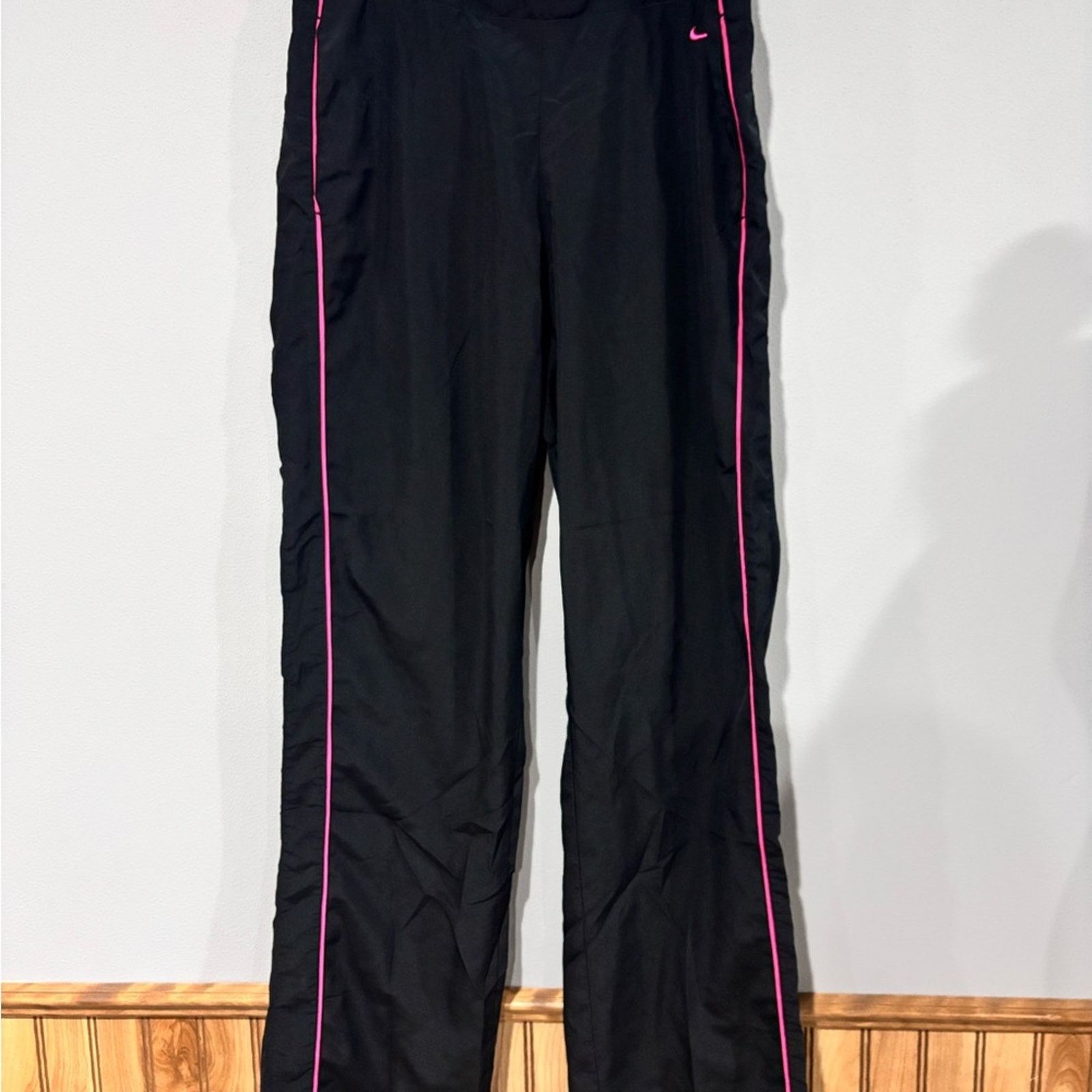 Nike Nike Black Women’s Athletic Pants - Size Medium Size 28" / US 6 / IT 42 - 1 Thumbnail