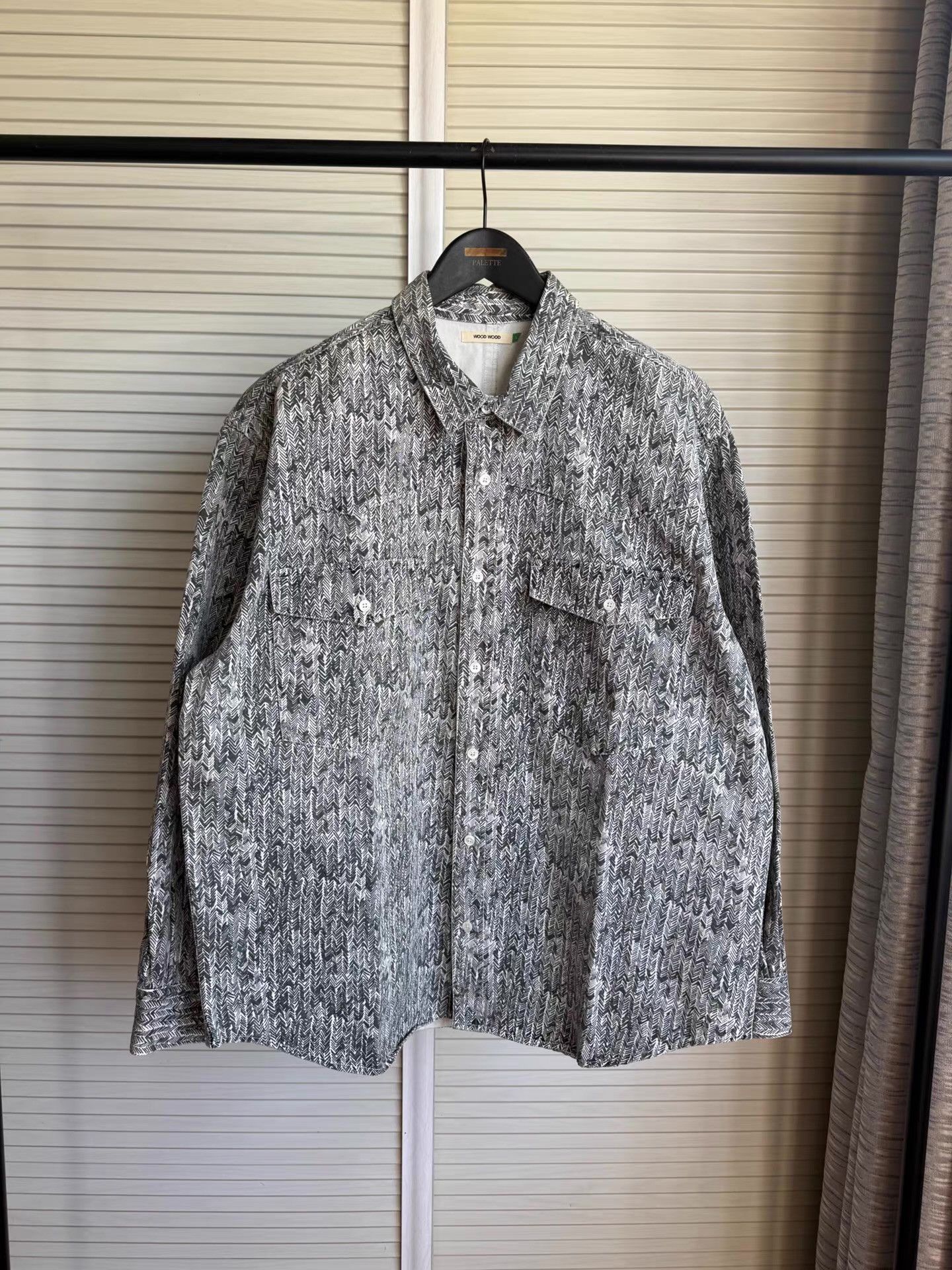 Wood Wood WOOD WOOD Printed Denim Shirt Jacket Q17 Size US L / EU 52-54 / 3 - 1 Thumbnail