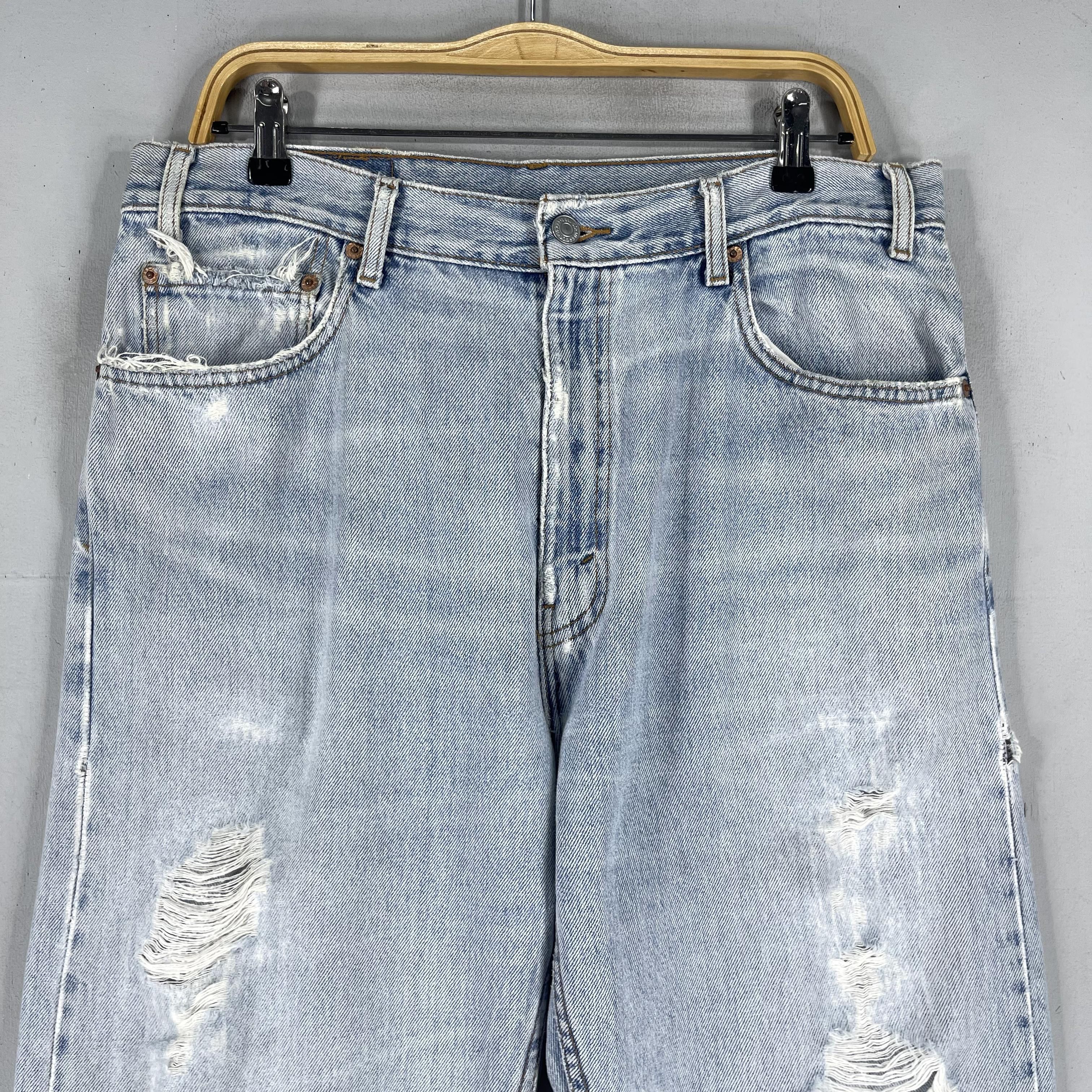 Levi's × Levi's Vintage Clothing Vintage Levis 505 Distressed Dirty Knee Ripped Jeans Size US 35 - 2 Thumbnail
