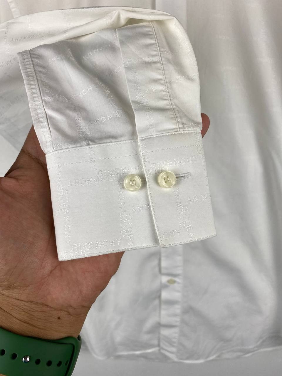 Givenchy givenchy monogram shirt nice design Size US L / EU 52-54 / 3 - 3 Thumbnail