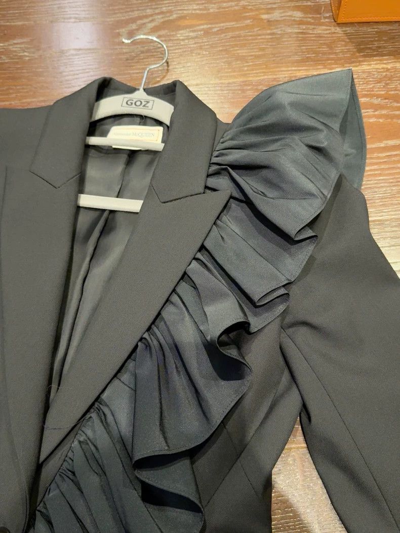 Alexander McQueen Alexander McQUEEN size 36 Suit 2505-Nextarrow Size S / US 4 / IT 40 - 2 Thumbnail