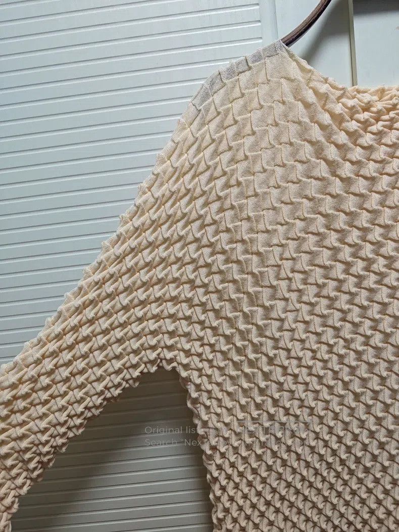 Issey Miyake Issey Miyake Main Line Fish Scale Knit Top, Apricot Size M / US 6-8 / IT 42-44 - 4 Thumbnail