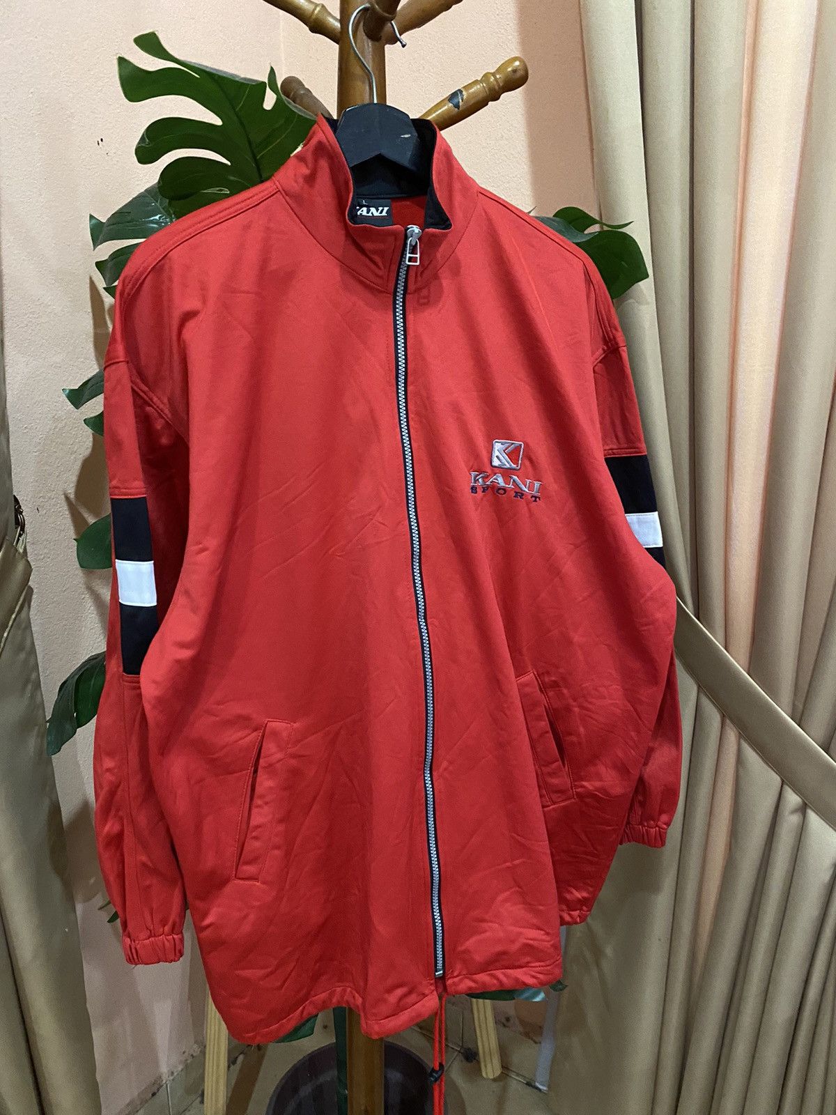 Karl Kani Vintage Karl Kani Sport Red Windbreaker Hip-Hop Streetwear Size US L / EU 52-54 / 3 - 3 Thumbnail