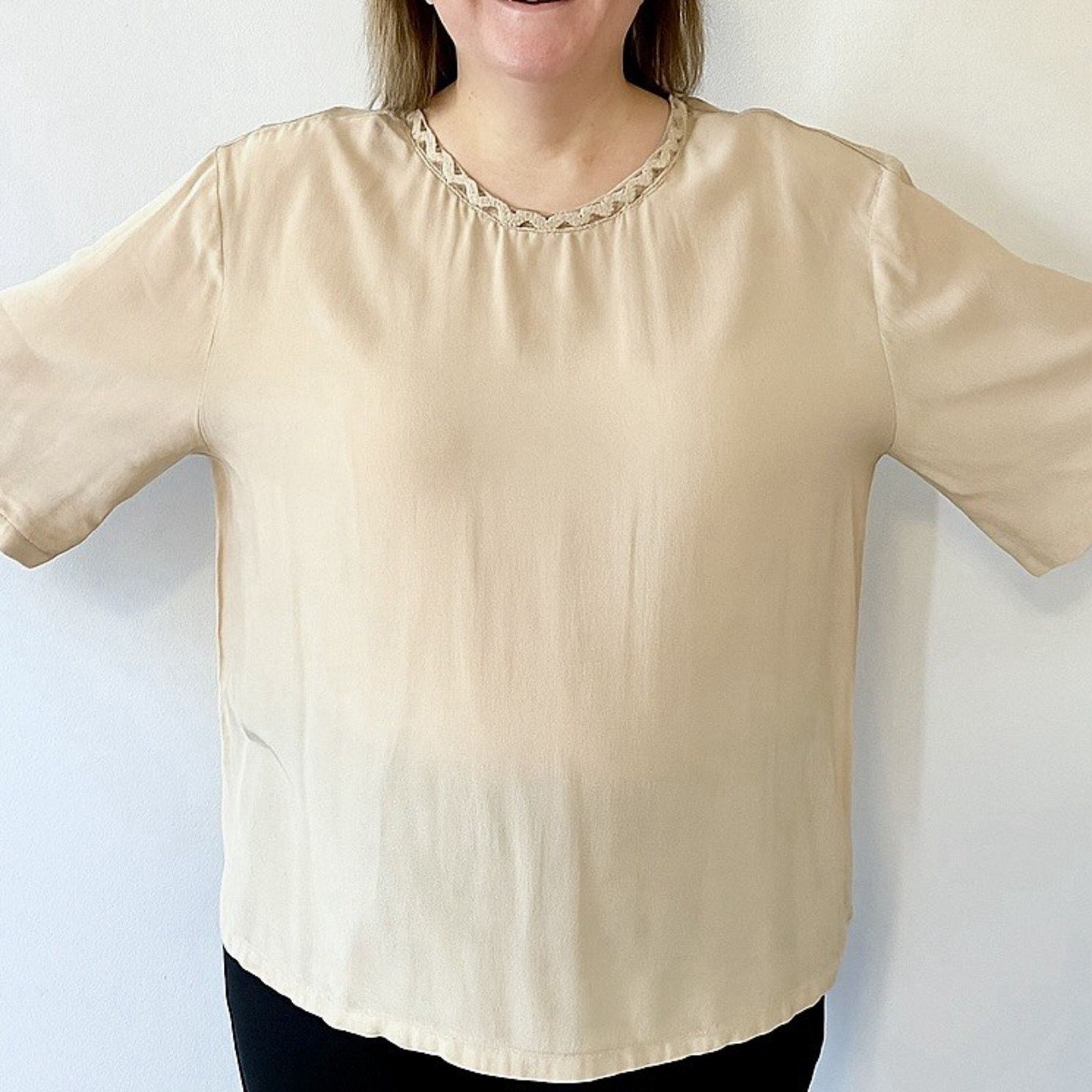 & Other Stories Kathie Lee Plus Top Woman’s 24W Silk Beige Pullover Blouse ￼ Size 4XL / US 24-26 - 1 Thumbnail