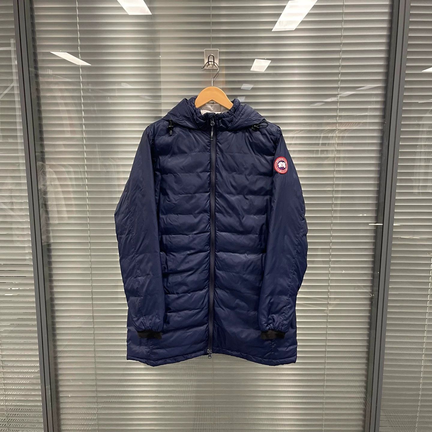 Canada Goose Canada Goose Camp Lightweight Long Hooded Down Jacket Size US L / EU 52-54 / 3 - 1 Thumbnail
