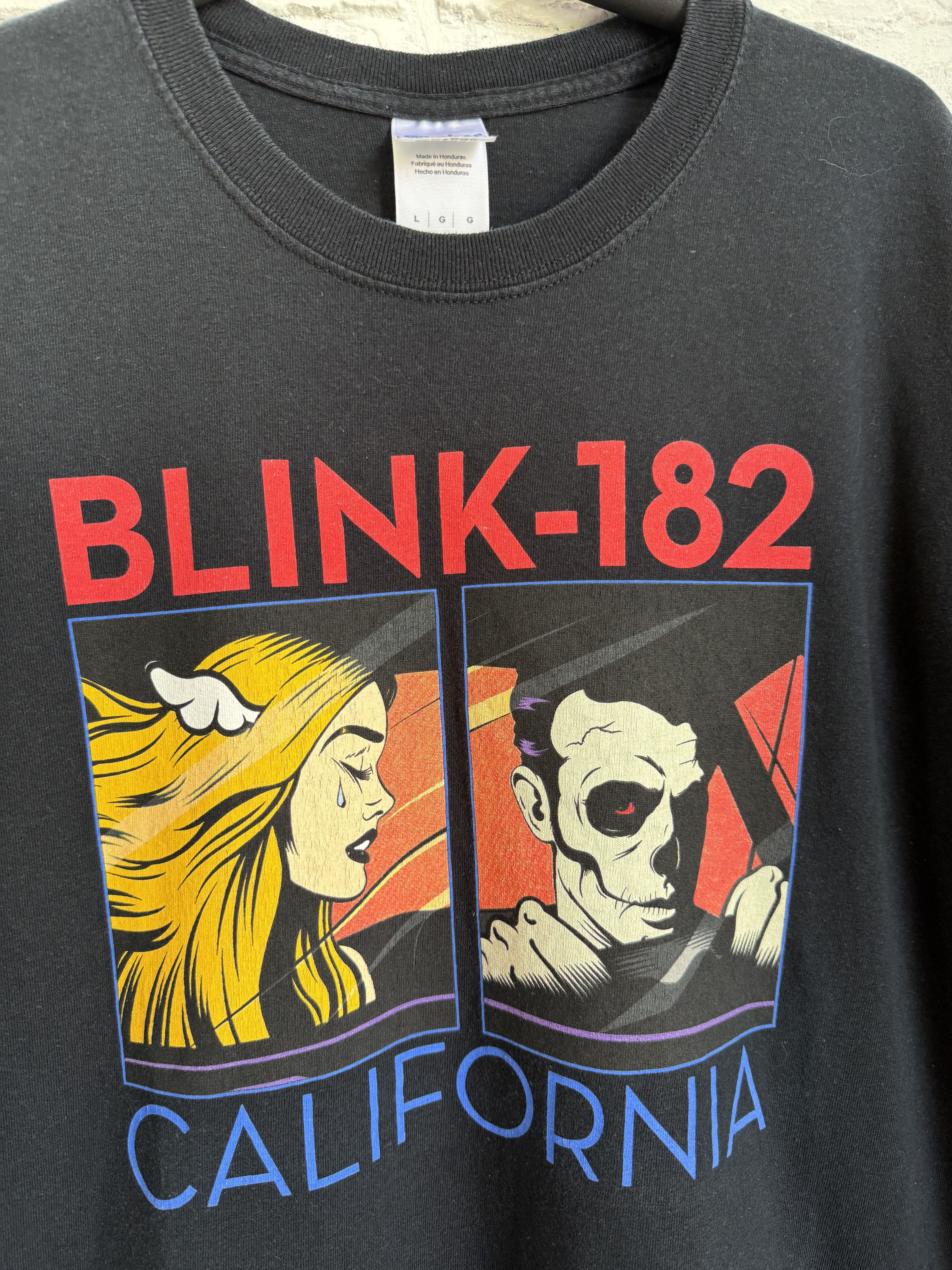 Band Tees 2016 Blink 182 California rock t-shirt Size US L / EU 52-54 / 3 - 2 Thumbnail
