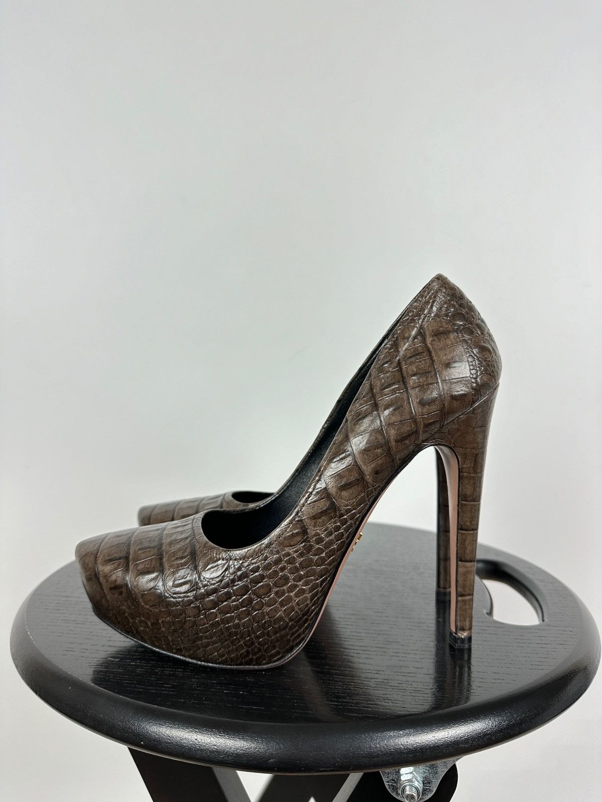 Prada Prada Crocodile Brown Leather Heels Pumps Size US 8.5 / IT 38.5 - 1 Thumbnail