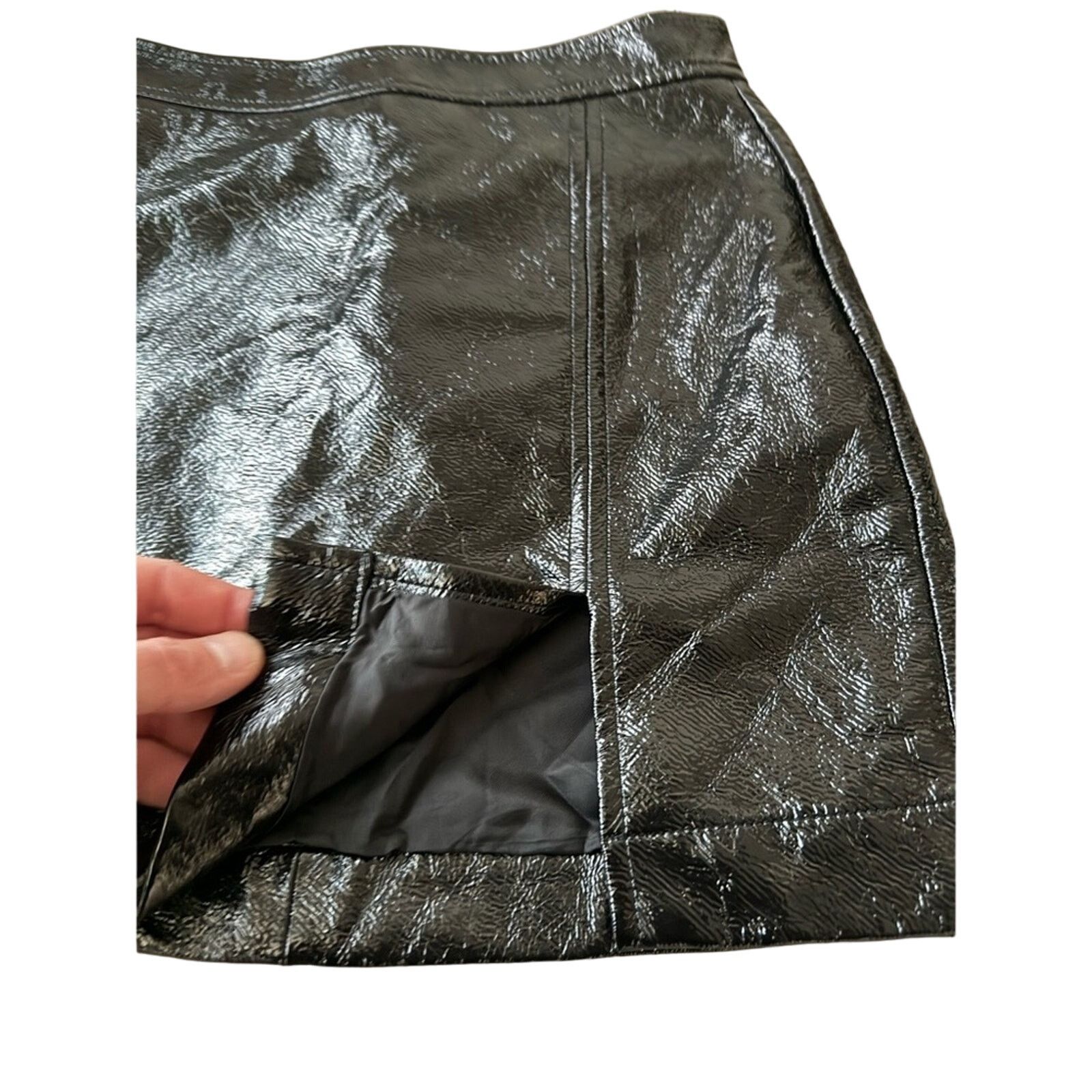 Aritzia Aritzia Wilfred Faux Leather Black Crinkle Skirt Size 24" / US 00 / IT 34 - 2 Thumbnail
