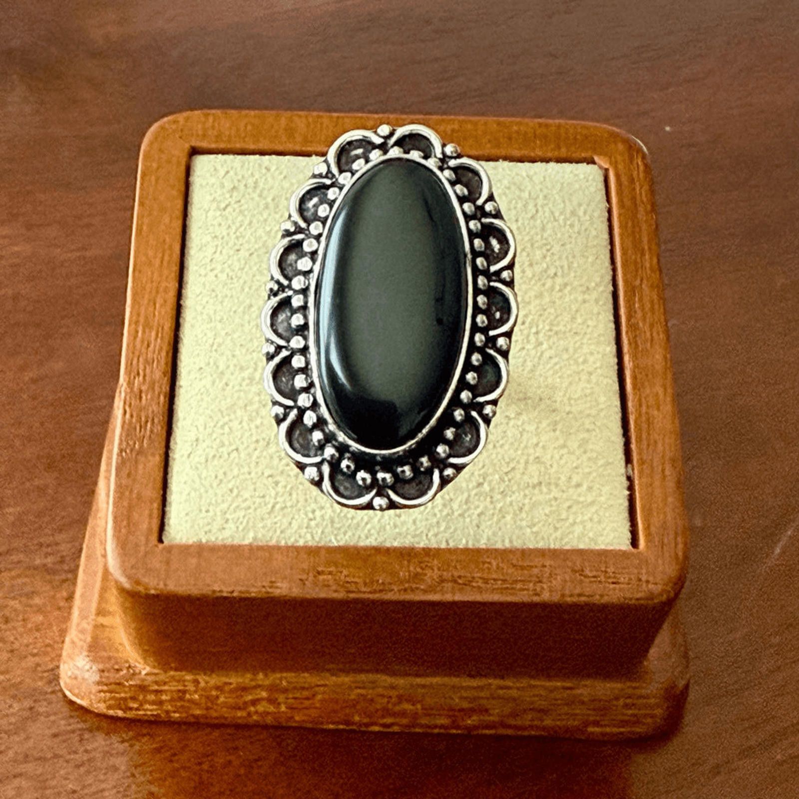 The Unbranded Brand Unique Oval Black Onyx Solitaire Sterling Silver Ring Sz 7 Size ONE SIZE - 1 Thumbnail
