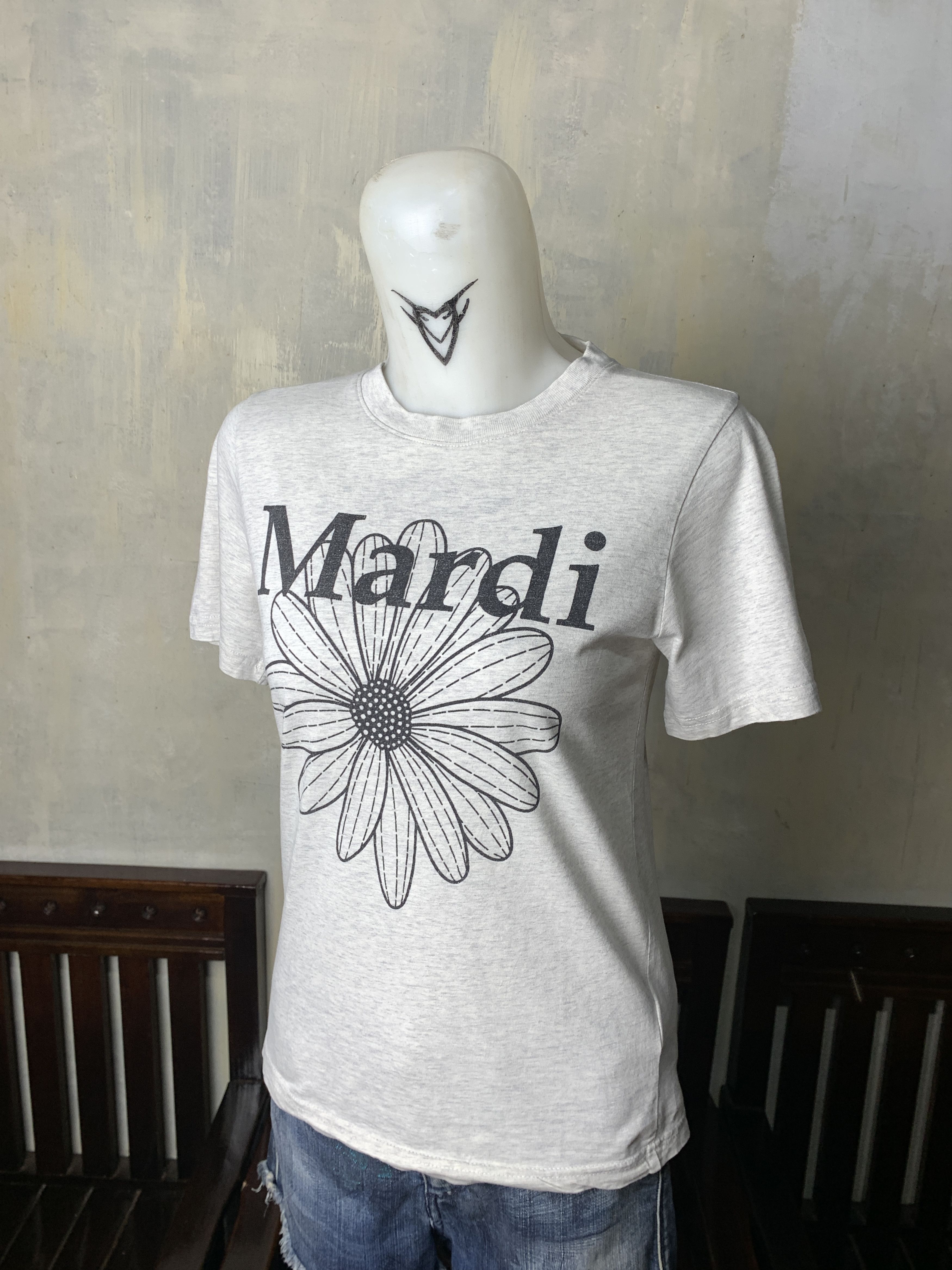 Japanese Brand Mardi Mercredi Les Petites Gray Tee (S) Size S / US 4 / IT 40 - 2 Thumbnail