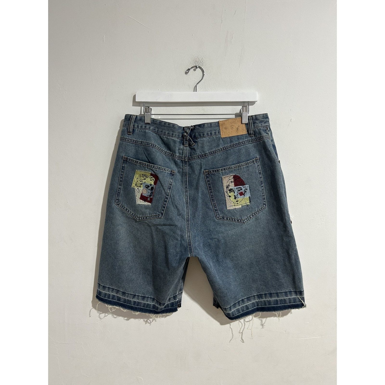 KidSuper KID SUPER FACE PATCHWORK BAGGY SHORTS LIGHT WASH MEDIUM NEW Size US 34 / EU 50 - 2 Thumbnail