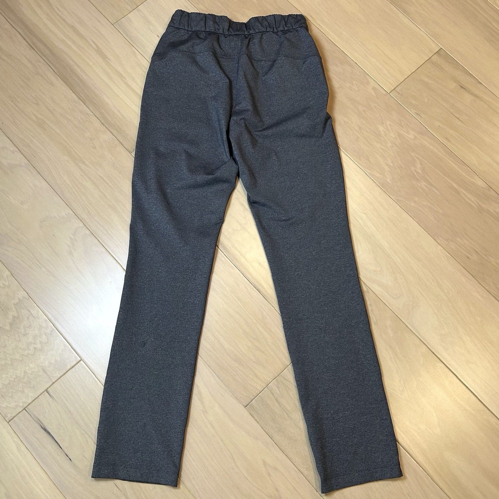 Lululemon Lululemon On The Fly Pant Gray Women’s 4 Activewear Tapered Ankle Pockets 32 Inseam Regular Rise 10 Drawstring Waist Size 27" / US 4 / IT 40 - 3 Thumbnail